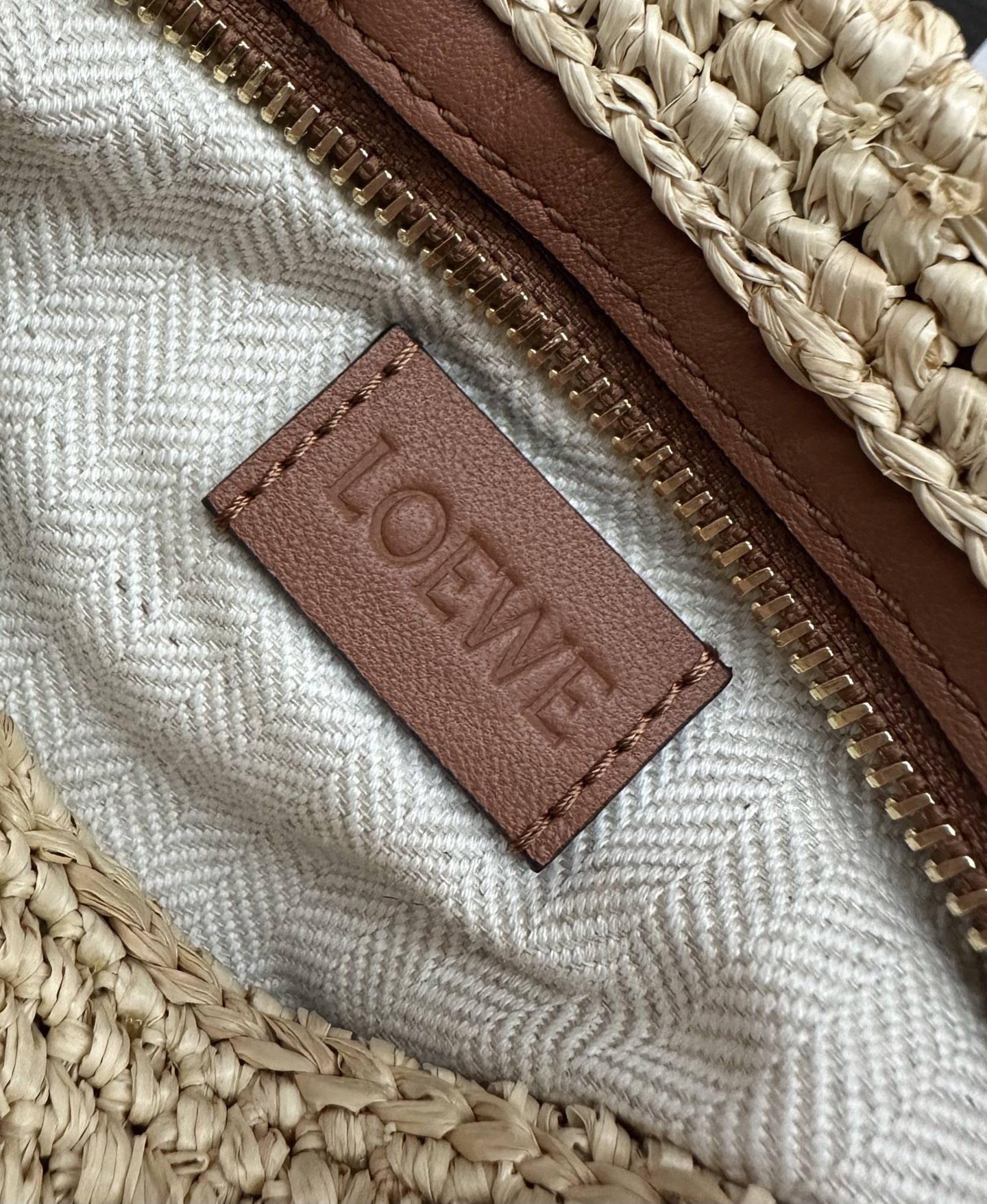 Loewe Slit Pochette Raffia and Leather Crossbody Bag - Natural/Tan 9 i1745428190007 9213 0 8