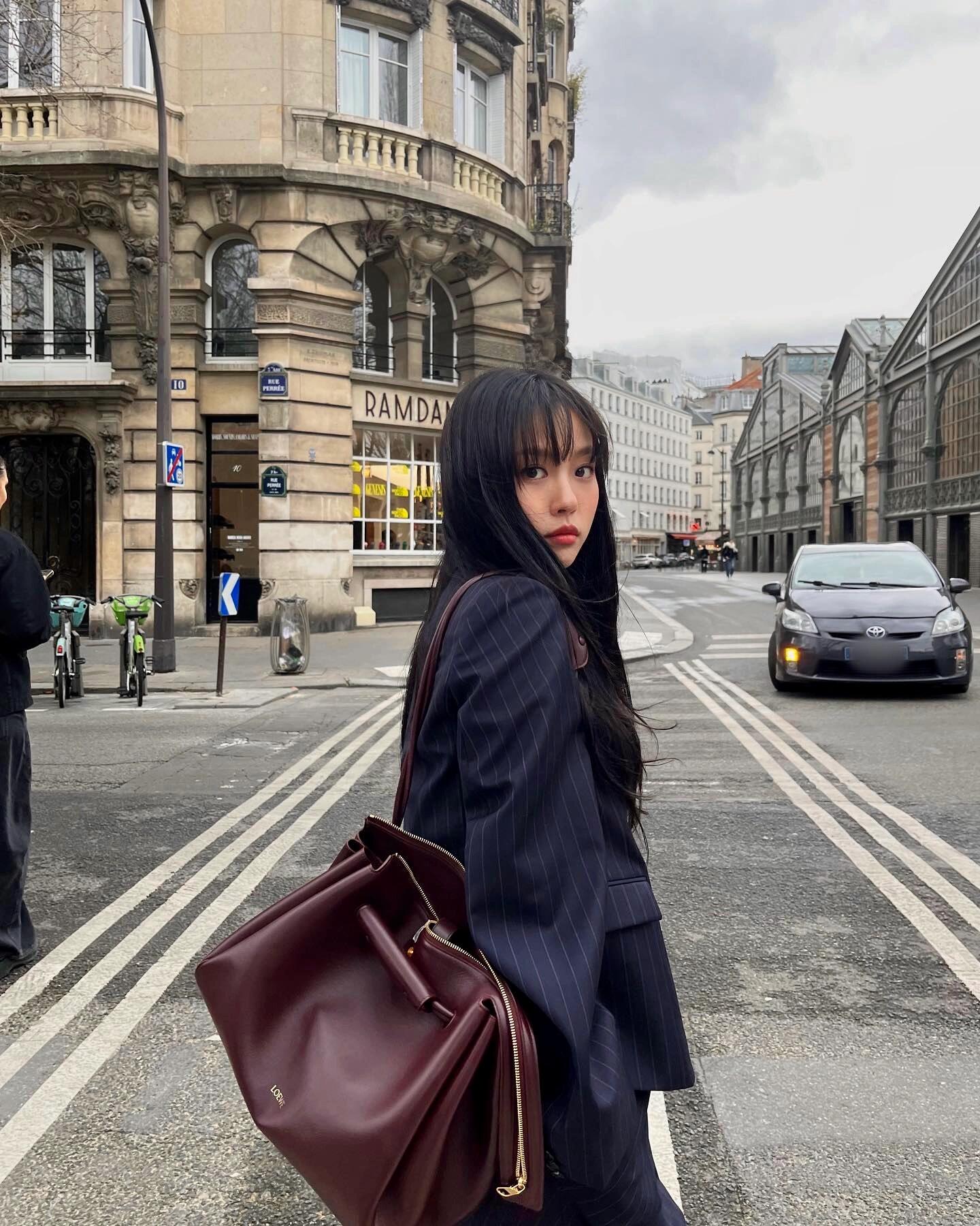 NO:343196,Street Photography Luo Family Madrid Bags Madrid Medium ~,Madrid Handbags,loewe19860909街拍 罗家 马德里 包袋Madrid 中号～,Madrid 手袋,loewe,Bag