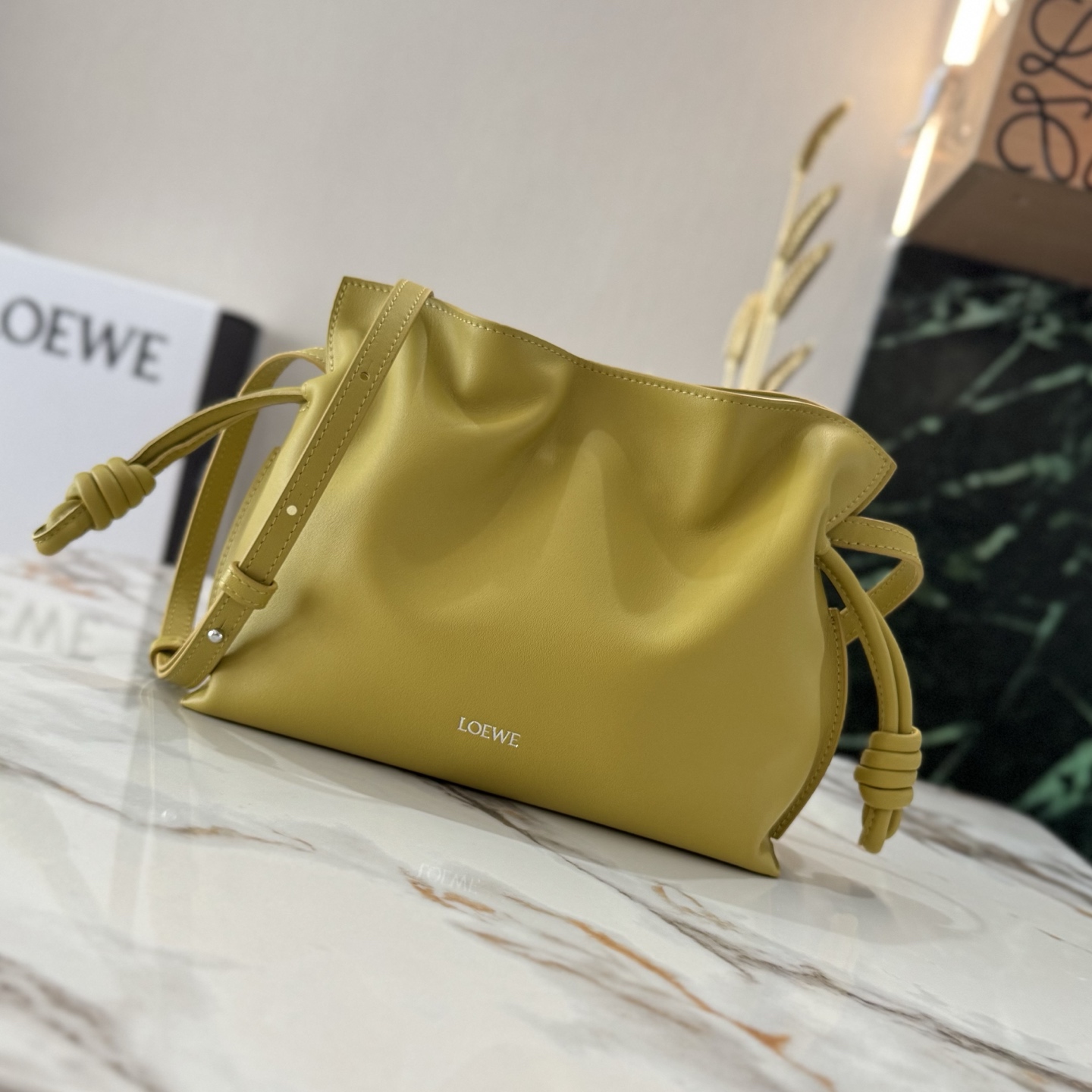 NO:342367,Lw New version Napa cowhide leather Flamenco lucky bag clutch tightened with a drawstring and with the signature coiled knot selected in high quality soft calf leather Flamenco can hold for example a small wallet, a mobile phone of all sizes or an A5 notebook* 0.5 liter capacity bottle and sunglasses* 