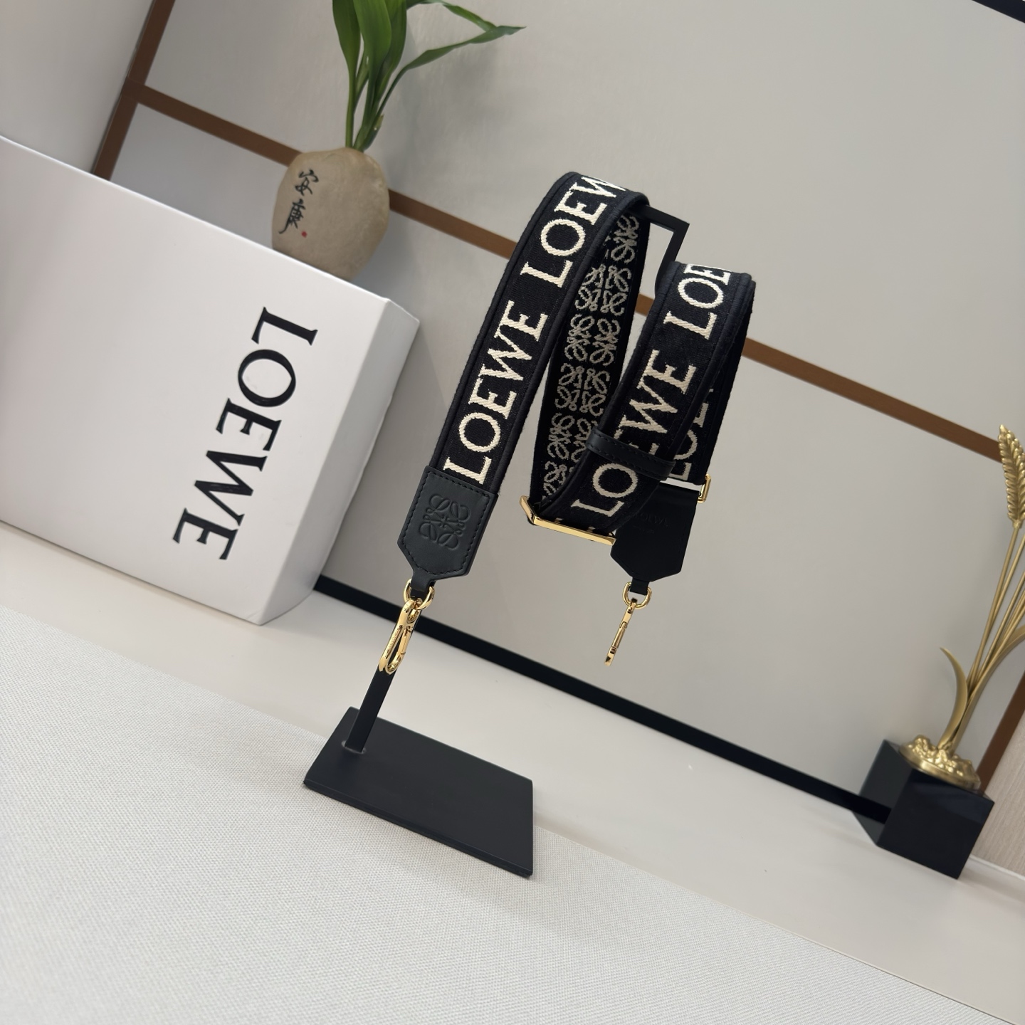 NO:342655,Anagram Jacquard double-sided embroidered shoulder strap Spot New product (A black/gold buckle) Shoulder strap length 1050-40mm (adjustment length) Model 651935, Donut Embroidered shoulder strap (purchase separately)19860909Anagram 提花双面刺绣肩带 现货 新品（A黑/金扣） 肩带长度1050-40mm（调节长度） 型号651935,甜甜圈 刺绣肩带（单独购买）,Bag