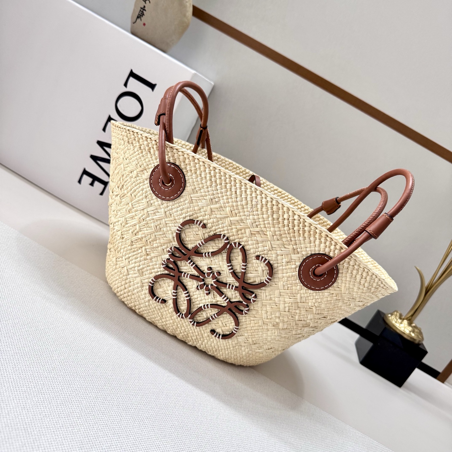 LO℮w℮🆕（高版本）进口原材料 肩带全部升级🧺伊拉卡棕榈纤维和牛皮革 Anagram Basket 手