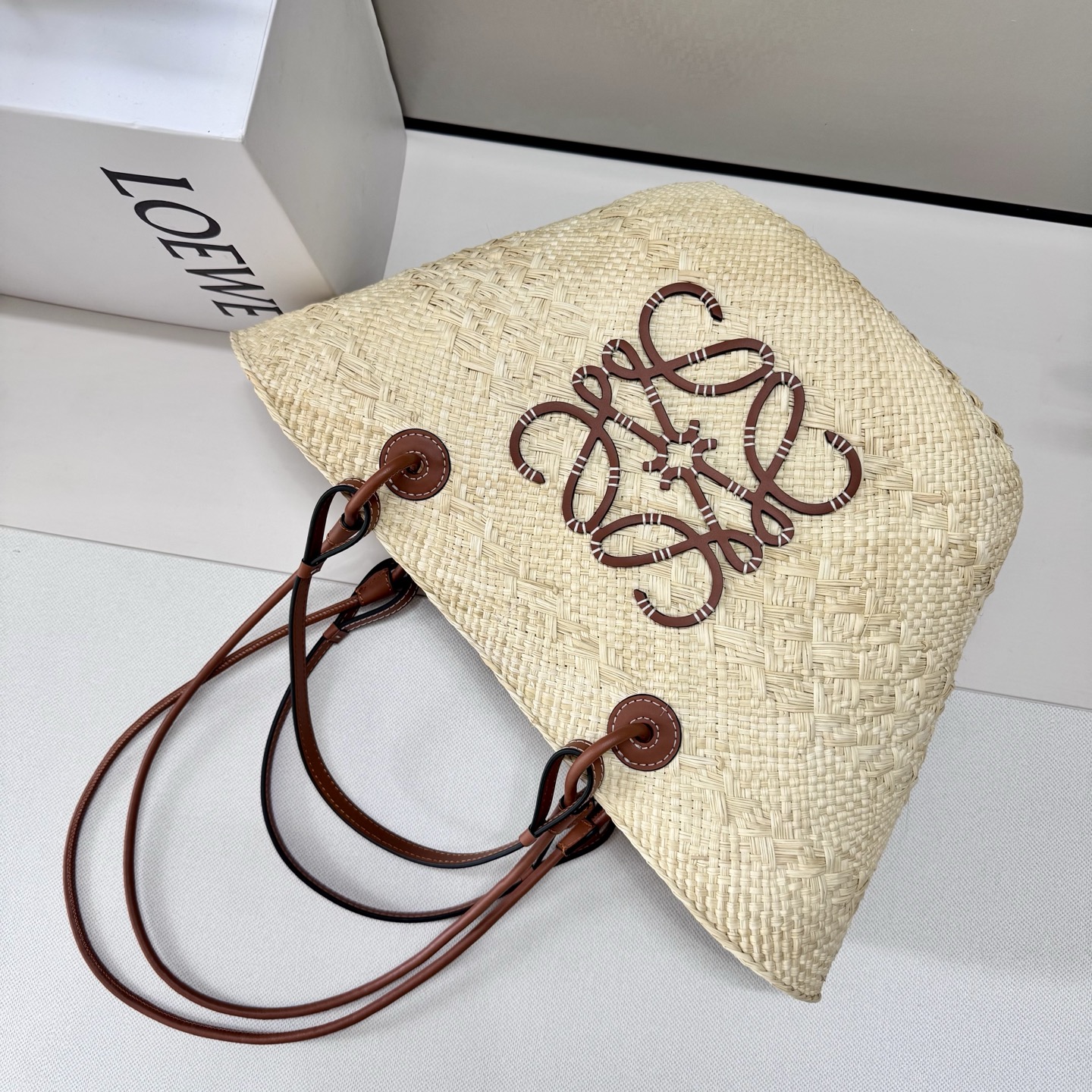 LO℮w℮🆕（高版本）进口原材料 肩带全部升级🧺伊拉卡棕榈纤维和牛皮革 Anagram Basket 手