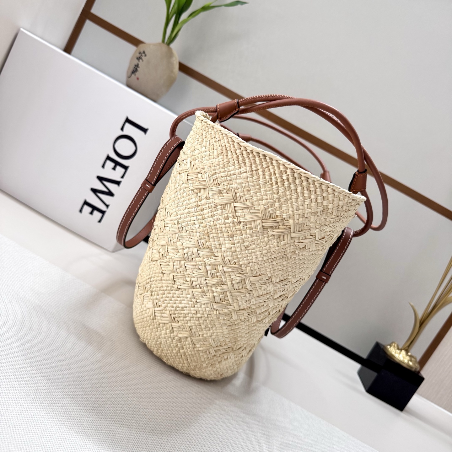 LO℮w℮🆕（高版本）进口原材料 肩带全部升级🧺伊拉卡棕榈纤维和牛皮革 Anagram Basket 手