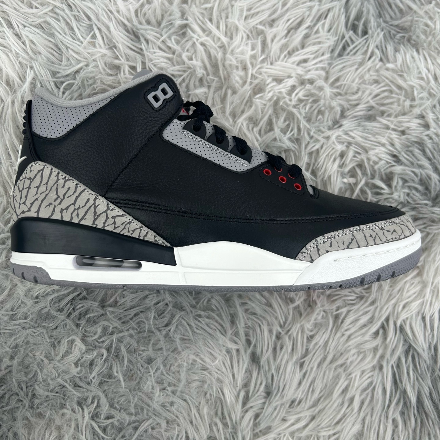 NO:169052,Air Jordan AJ3 Retro Oreo black cement original last original cardboard development ensures original flavor Original leather texture and color without deviation Perfect midsole pull-up Original midsole steel stamp Original file outsole If you give it for free, large-sole lines The elasticity of the air cushion transparency PU is 100% restored Original electric embroidery shoes tongue flying man embroidery needle number three-dimensional and exquisite Welcome to compare genuine original shoes Article number DN3707-010 Size 36 36.5 37.5 38 38.5 39 40 40.5 41 42 42.5 43 44 44.5 45 46 47.5, casual shoes/sports shoes, sneakers19860909Air Jordan AJ3 Retro 奥利奥黑水泥 原楦原纸板开发 确保原汁原味 原厂皮料质感色泽绝无偏差 完美中底拉帮 原厂中底钢印 原档案大底 如假白送 大底纹路 气垫通透度PU的回弹性均百分百还原 原厂电绣鞋舌飞人刺绣针数立体讲究精细欢迎对比正品原鞋 货号DN3707-010 尺码36 36.5 37.5 38 38.5 39 40 40.5 41 42 42.5 43 44 44.5 45 46 47.5,休闲鞋/运动鞋,sneakers,Women's Shoes