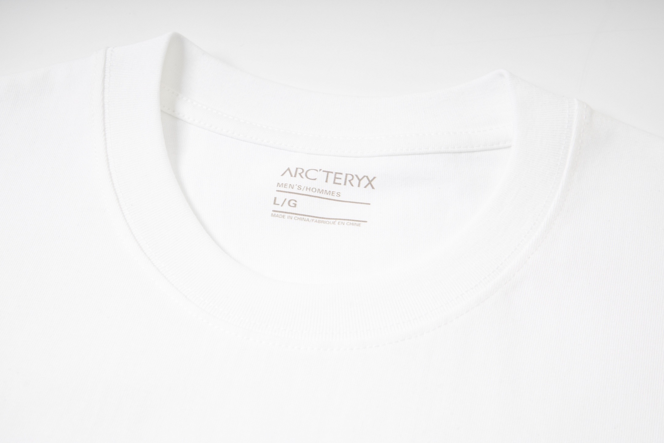 Alternative view of T-Shirt 01383
