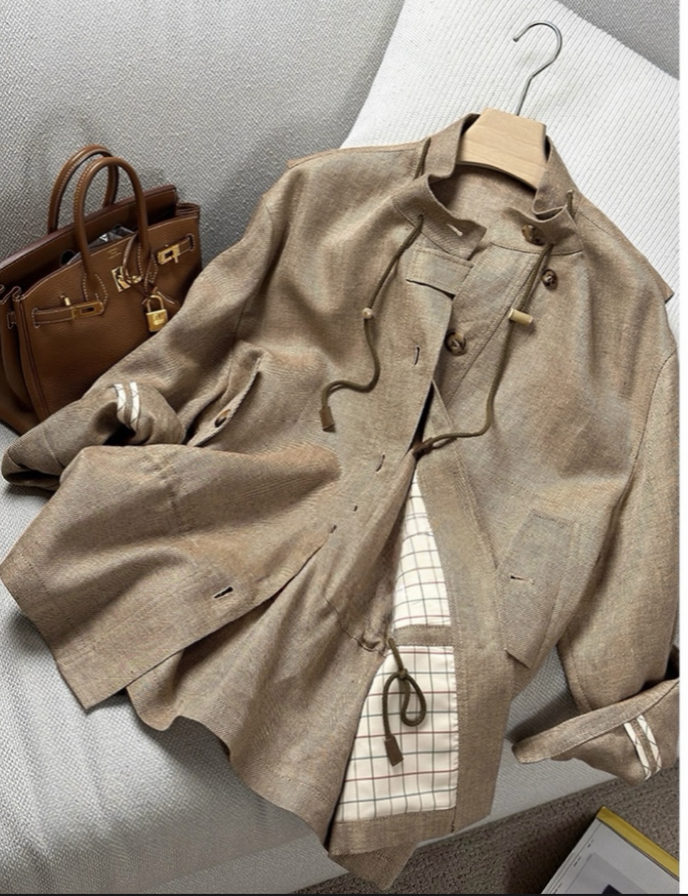 “High-Quality Italian Linen Women’s Suit with Two-Colored Coats in Top Edition” - 图片 8