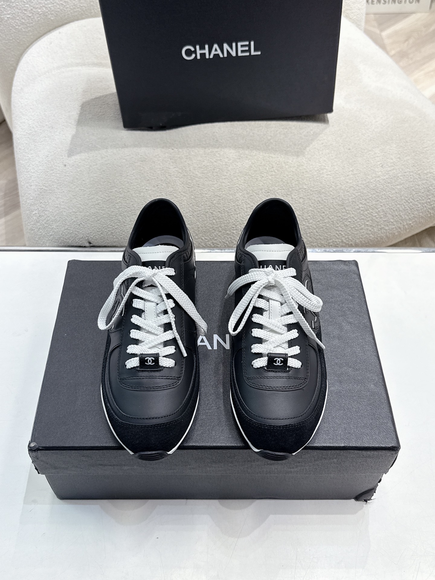 NO:236734,Chanel Xiaoxiang 25ss latest fashion casual moral training shoes!  Chanel's new treasure sneakers are super high in appearance, which makes people unreliable!  A lot of recommended models for internet celebrities!  New colors of calfskin fabric spliced ​​lychee pattern frosted cowhide leather. The upper is original calfskin with a luxurious baseball shoes, the foot feels very light and comfortable. All materials are set according to the original version. Inner sheepskin Size: 35-39 (custom made in 40, 41), casual shoes/sports shoes, chanel, sneakers, cowhide, sheepskin19860909Chanel 小香25ss最新款时尚休闲德训鞋！ Chanel新品宝藏球鞋、颜值超高,让人难以释怀！ 超多网红推荐款！对版新色 小牛皮面料拼接荔枝纹磨砂牛皮 鞋面原版小牛皮贵气十足的棒球鞋,脚感非常轻盈舒适, 所有材料均按照原版定 内里羊皮 Size:35-39（40、41订做）,休闲鞋/运动鞋,chanel,sneakers,cowhide,sheepskin,Women's Shoes