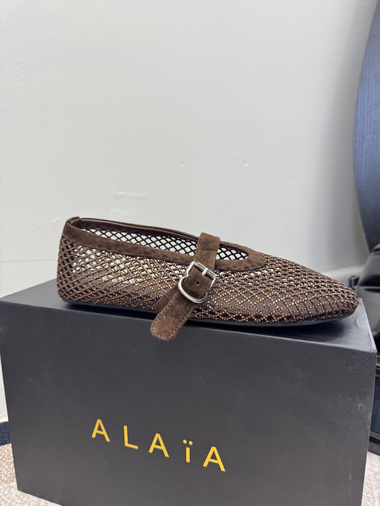 NO:653987,Heavy craftsmanship Size35-39 (ordered at 40.41.42) ALAIA ballet top version French elegance Sweet and cool ballet style Romantic and charming Super comfortable and versatile ZP cashmere upper, imported sheepskin lining Outsole ZP customized replica outsole, ballet shoes, alaia, sheepskin19860909重工艺 Size35-39（40.41.42 订） ALAIA 芭蕾舞 顶级版本 法式优雅 甜酷芭蕾风 浪漫又迷人 超级舒适百搭 鞋面ZP羊绒 内里进口羊皮 大底ZP定制复刻大底,芭蕾舞鞋,alaia,sheepskin,Women's Shoes