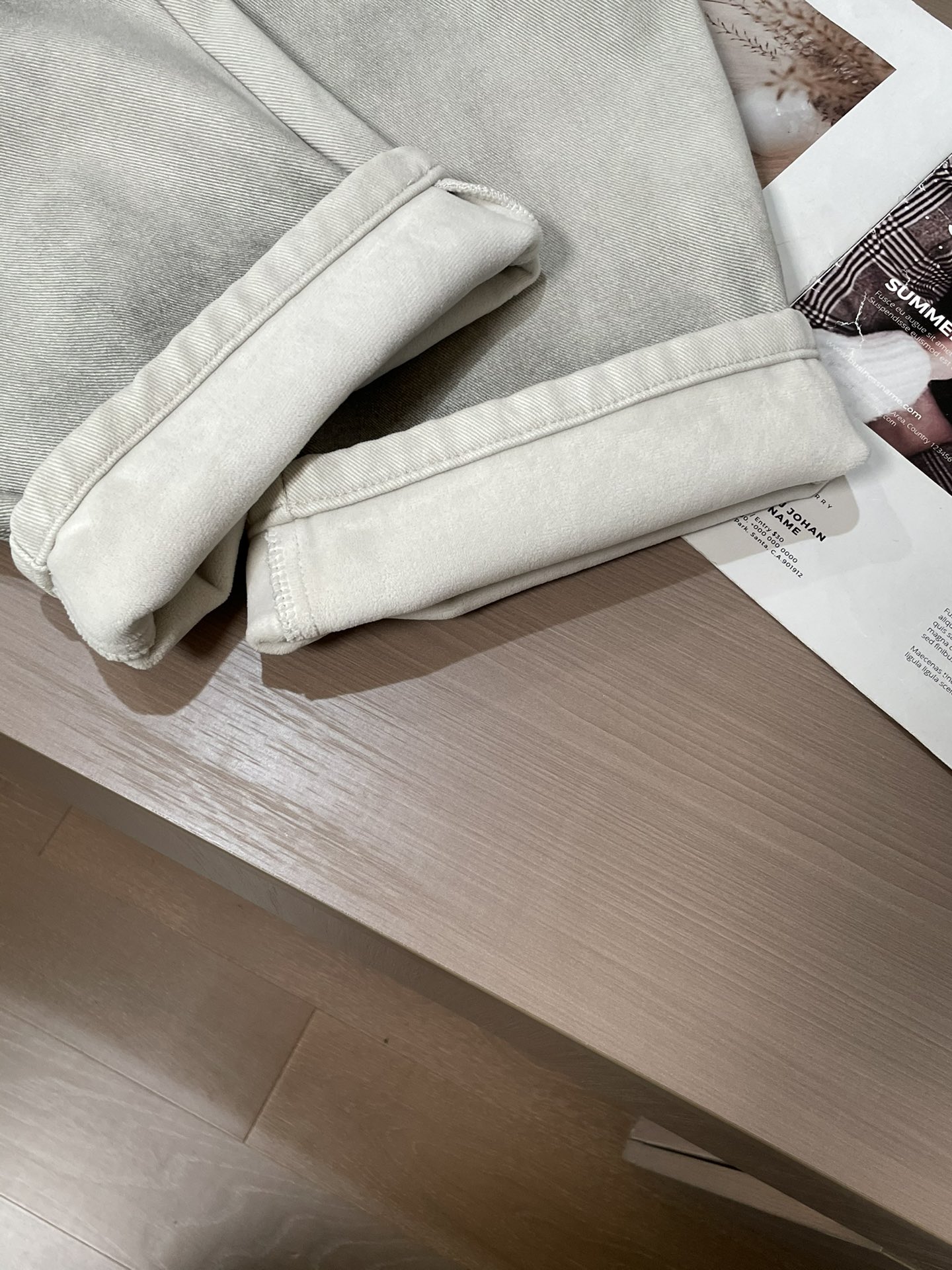 · 巴黎世家 2025秋冬最新系列男士加厚休闲裤！内里加绒，非常保暖，北方的宝子们赶紧备上！采用客供弹力