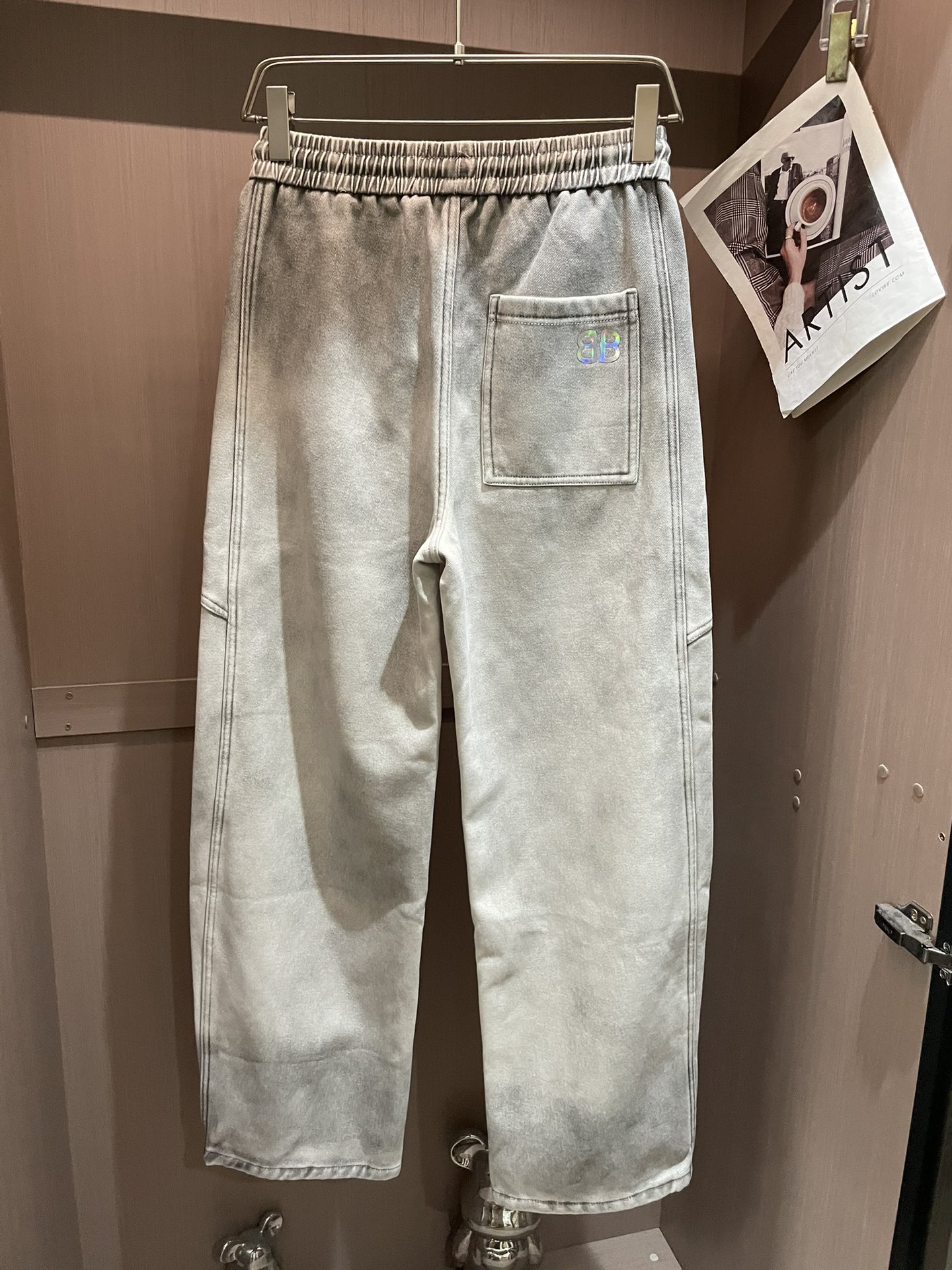 · 巴黎世家 2025秋冬最新系列男士加厚休闲裤！内里加绒，非常保暖，北方的宝子们赶紧备上！采用客供弹力