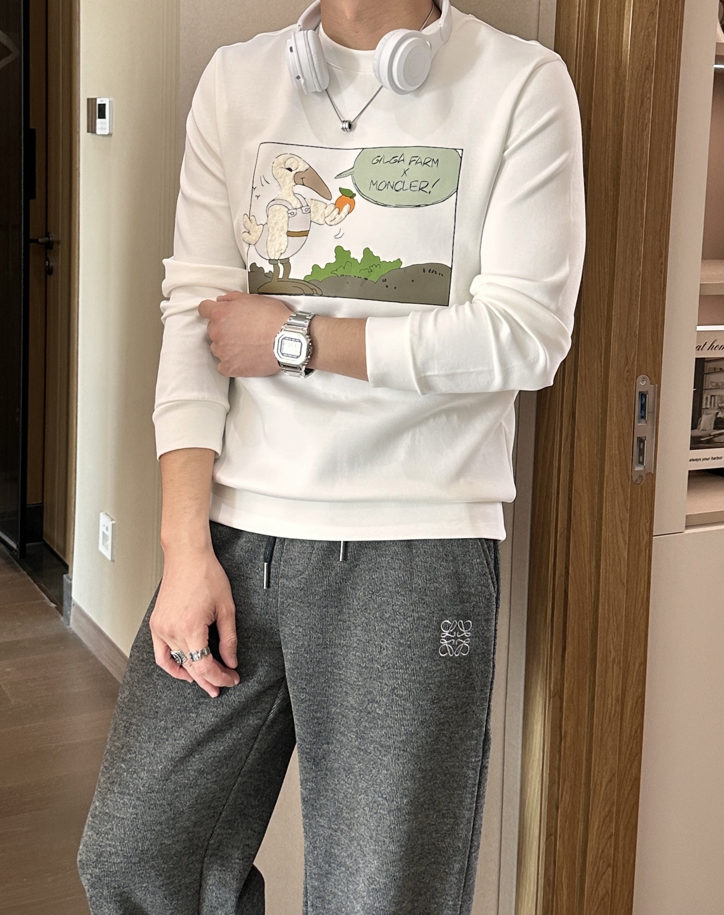 蒙口 2025秋冬新款长袖，定制面料，独特工艺logo，舒适性与透气性兼优，柔软抗皱弹性和垂性极佳，无论