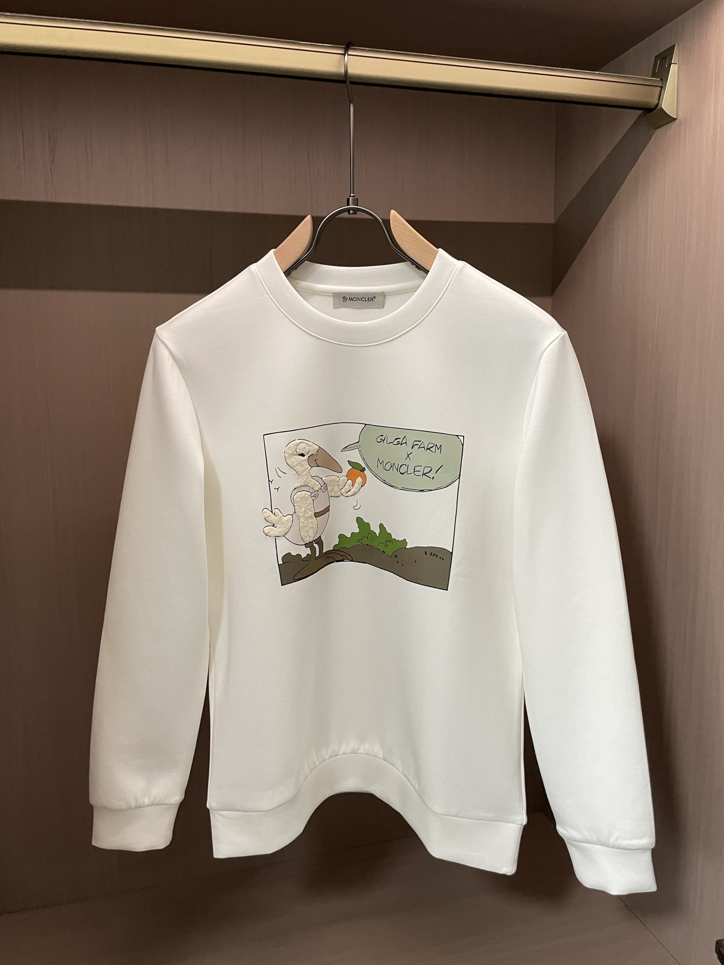 蒙口 2025秋冬新款长袖，定制面料，独特工艺logo，舒适性与透气性兼优，柔软抗皱弹性和垂性极佳，无论