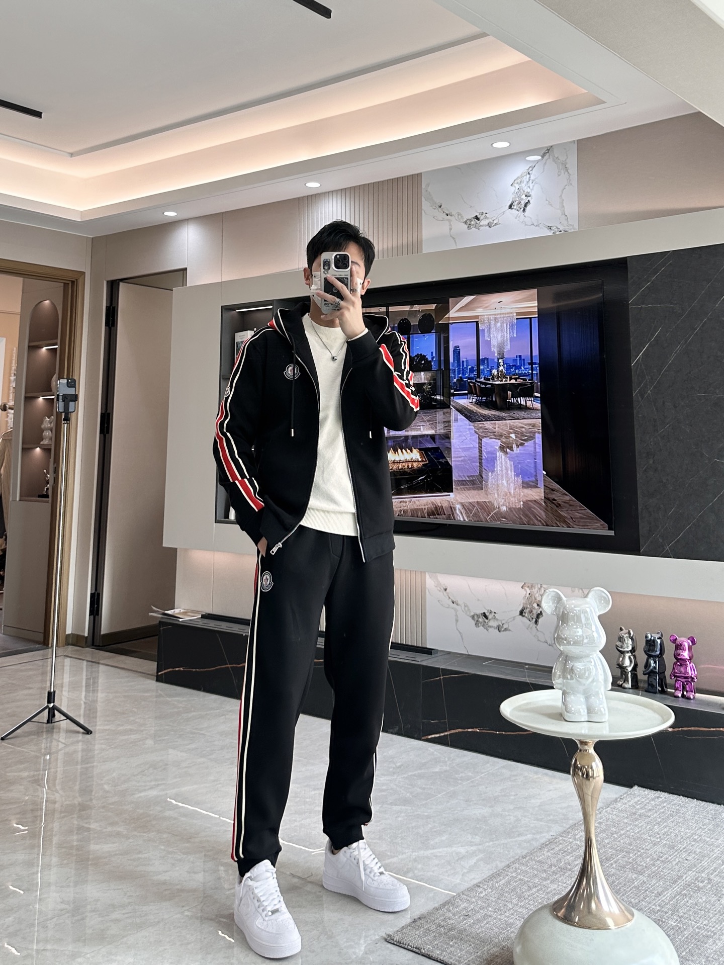 NO:647652,Covered mouth hot-selling suit is coming. Focus on the original version of the official website. 2025 new hot-selling cardigan sweater suit. The original single product is carefully crafted by top designers. It is for a fitting and perfect upper body effect. All-natural high-quality Tencel Roman cotton, close-fitting comfort, noble and elegant!  Original hardware embodies elegance and nobility!  Counter sizes M-3XL (up to 190 pounds), Moncler, hoodie, sweatshirts, alexander wang19860909蒙口 爆款套装来袭 专注官网原版 2025全新爆款开衫卫衣套装 原单狠货倾注顶级设计师的精心之作 就为一个贴合、完美的上身效果 全天然优质天丝罗马棉,贴身的舒适感 高贵典雅！原厂五金无不彰显优雅高贵气质！专柜尺码M-3XL（最大穿到190斤）,,Moncler,hoodie,sweatshirts,alexander wang,Men's clothing