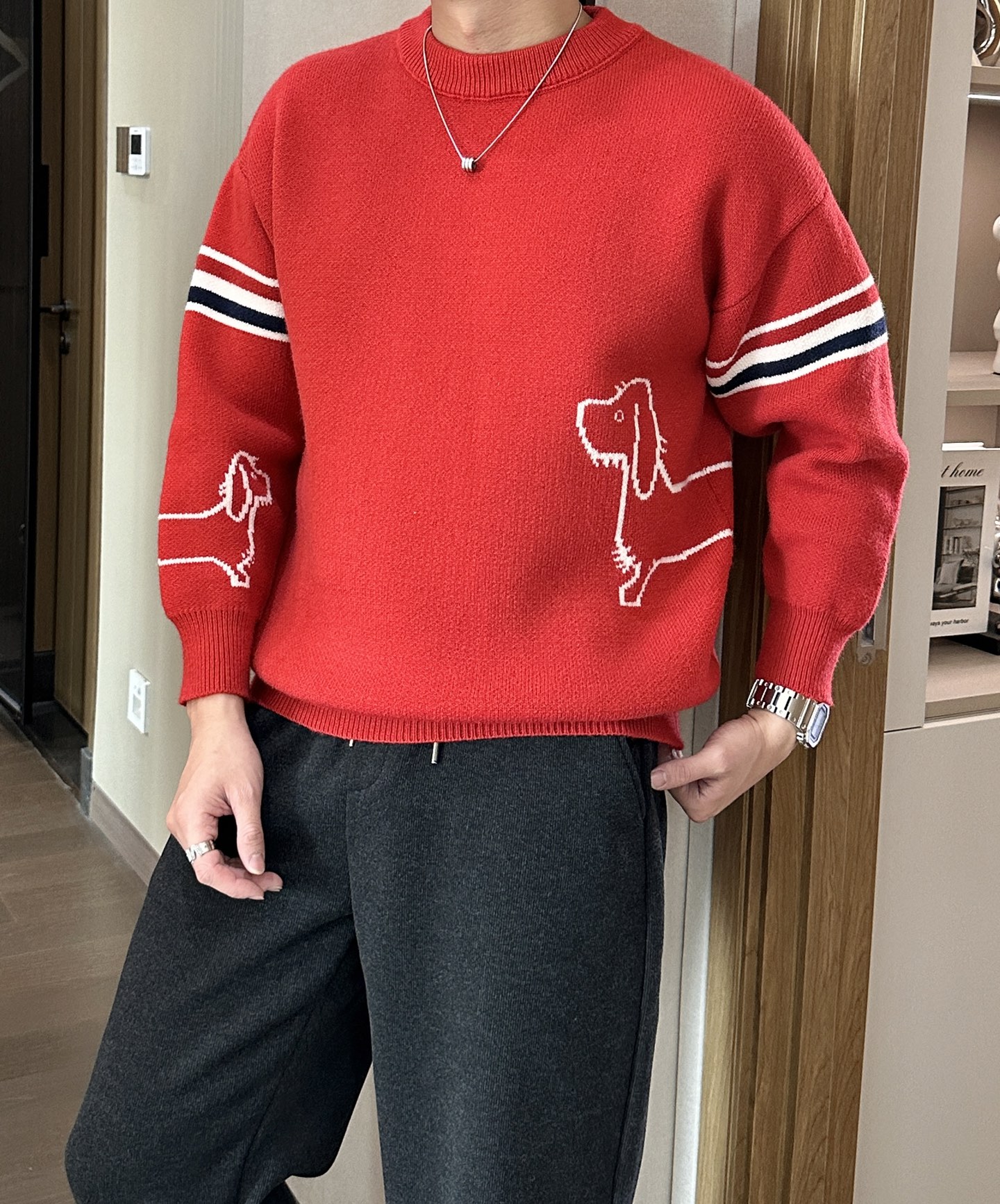 · TB 重磅推荐！2025aw秋冬新款 专柜同步 时尚经典基础款针织衫 秋冬必备款 采用针织衫加厚毛衣