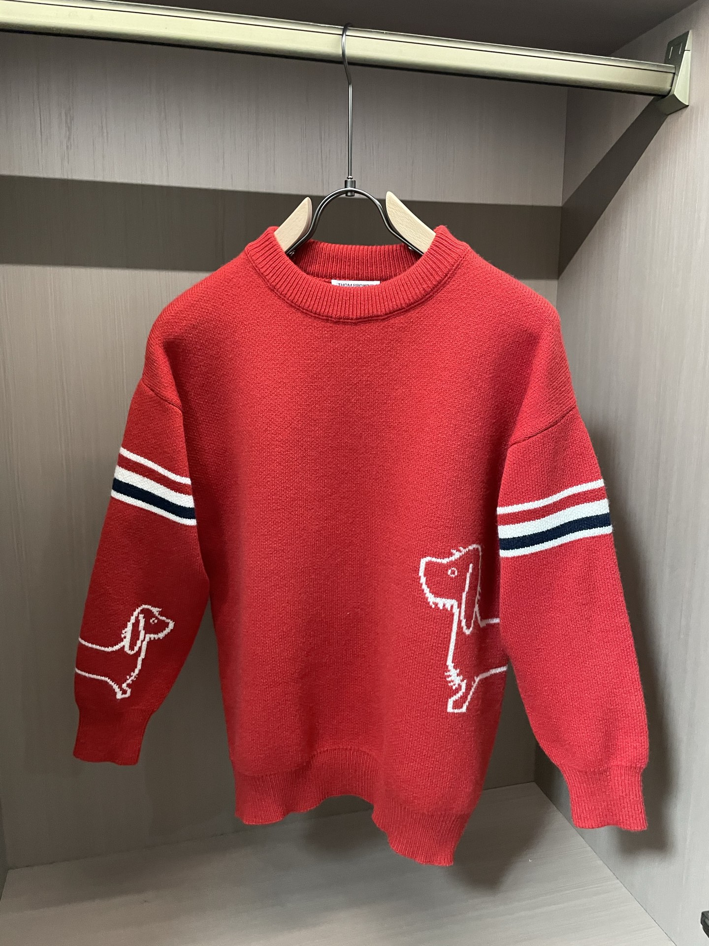 · TB 重磅推荐！2025aw秋冬新款 专柜同步 时尚经典基础款针织衫 秋冬必备款 采用针织衫加厚毛衣