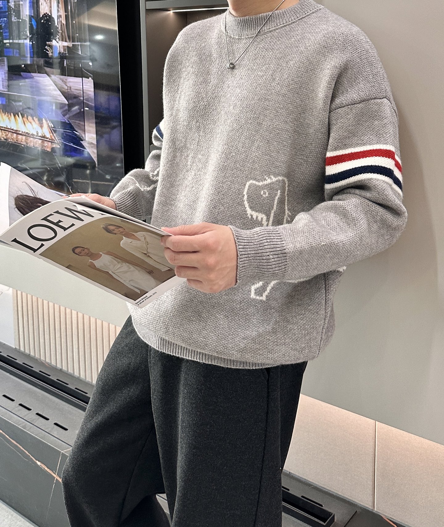 · TB 重磅推荐！2025aw秋冬新款 专柜同步 时尚经典基础款针织衫 秋冬必备款 采用针织衫加厚毛衣