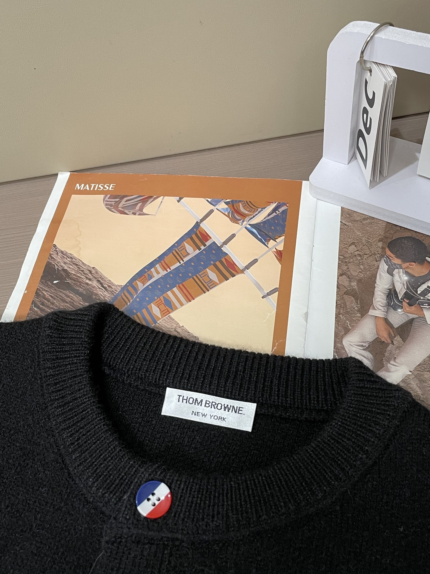 · TB FW25秋冬新品经典开衫毛衣-对色定染羊毛混纺棉纱线，高克重高密度超高品质，毛料柔软细腻亲肤，