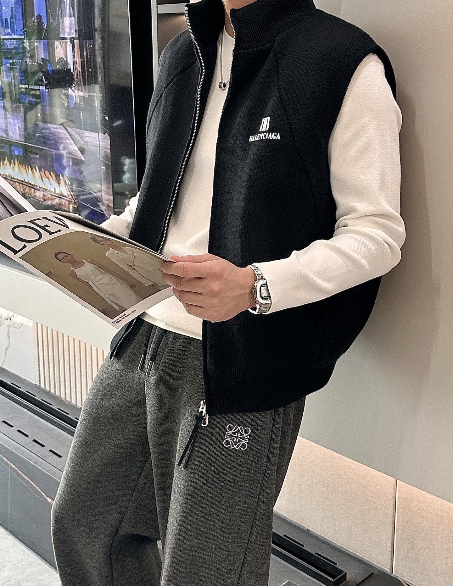 · 巴黎世家 2025FW羽绒马甲 潮人必备单品！高级定制 最高标准90绒，成分支持检测，一流保暖性能。