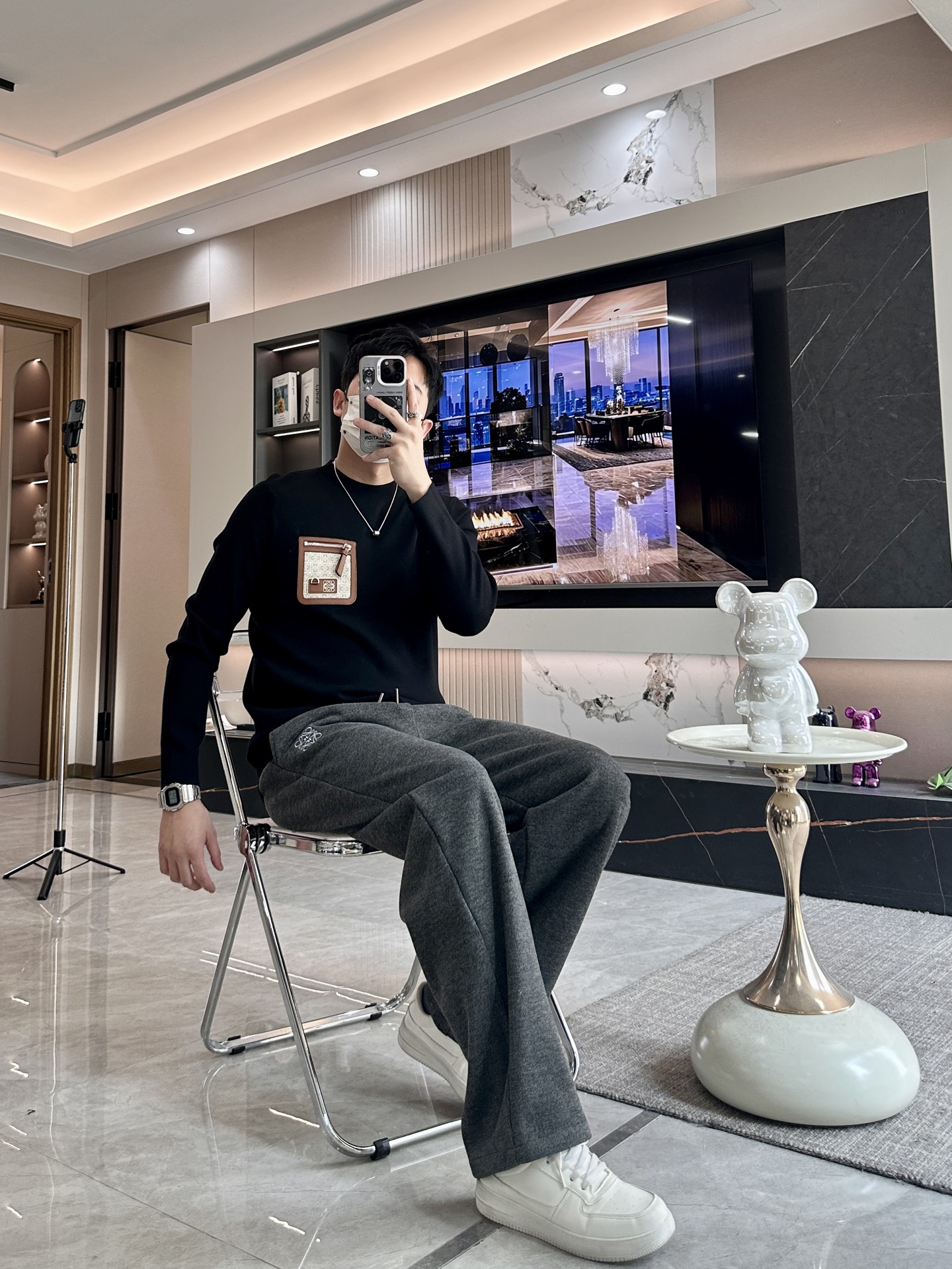 · Loewe 重磅推荐！2025aw秋冬新款 专柜同步 时尚经典基础款针织衫 秋冬必备款 采用针织衫加