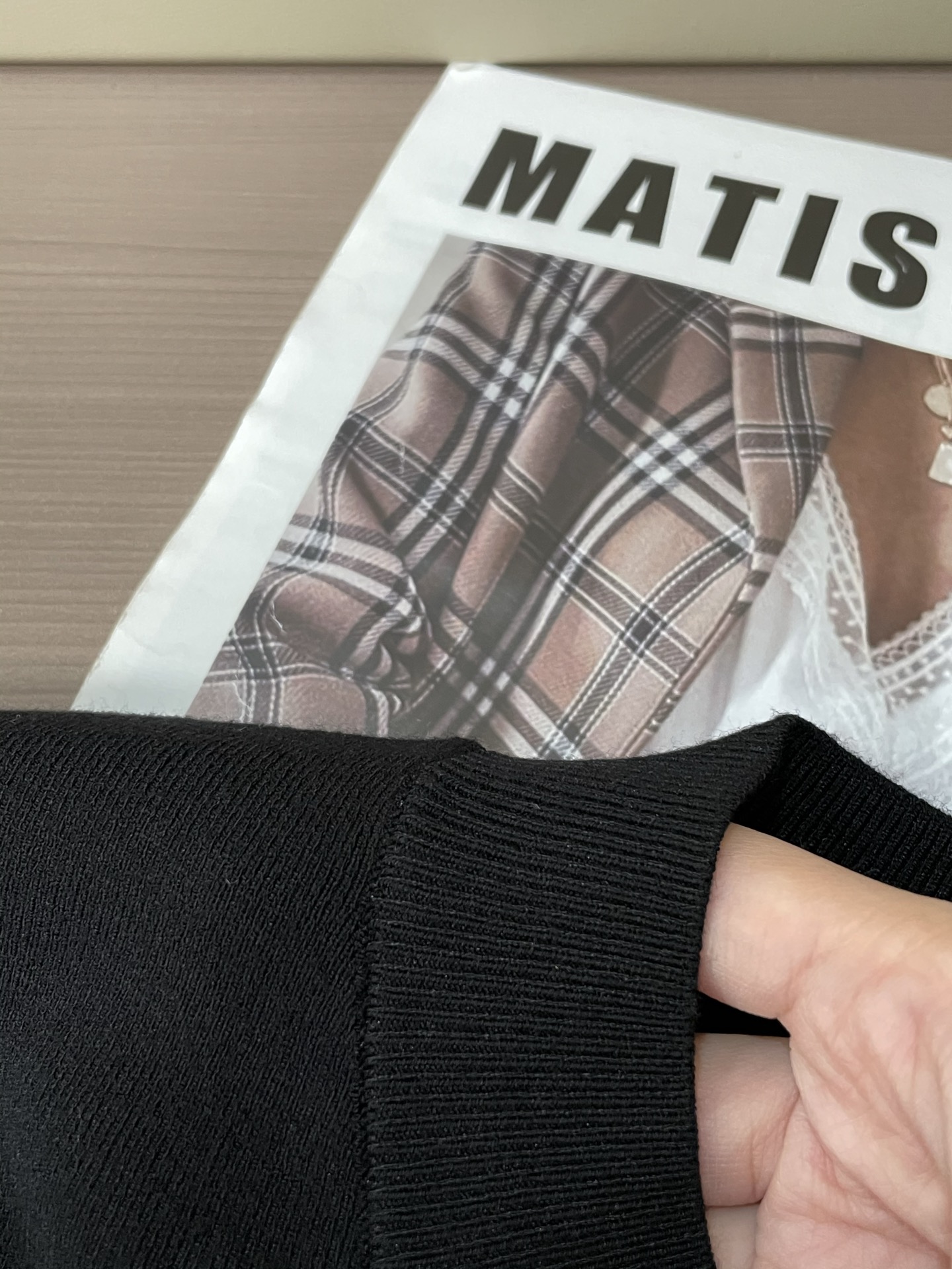 · Loewe 重磅推荐！2025aw秋冬新款 专柜同步 时尚经典基础款针织衫 秋冬必备款 采用针织衫加