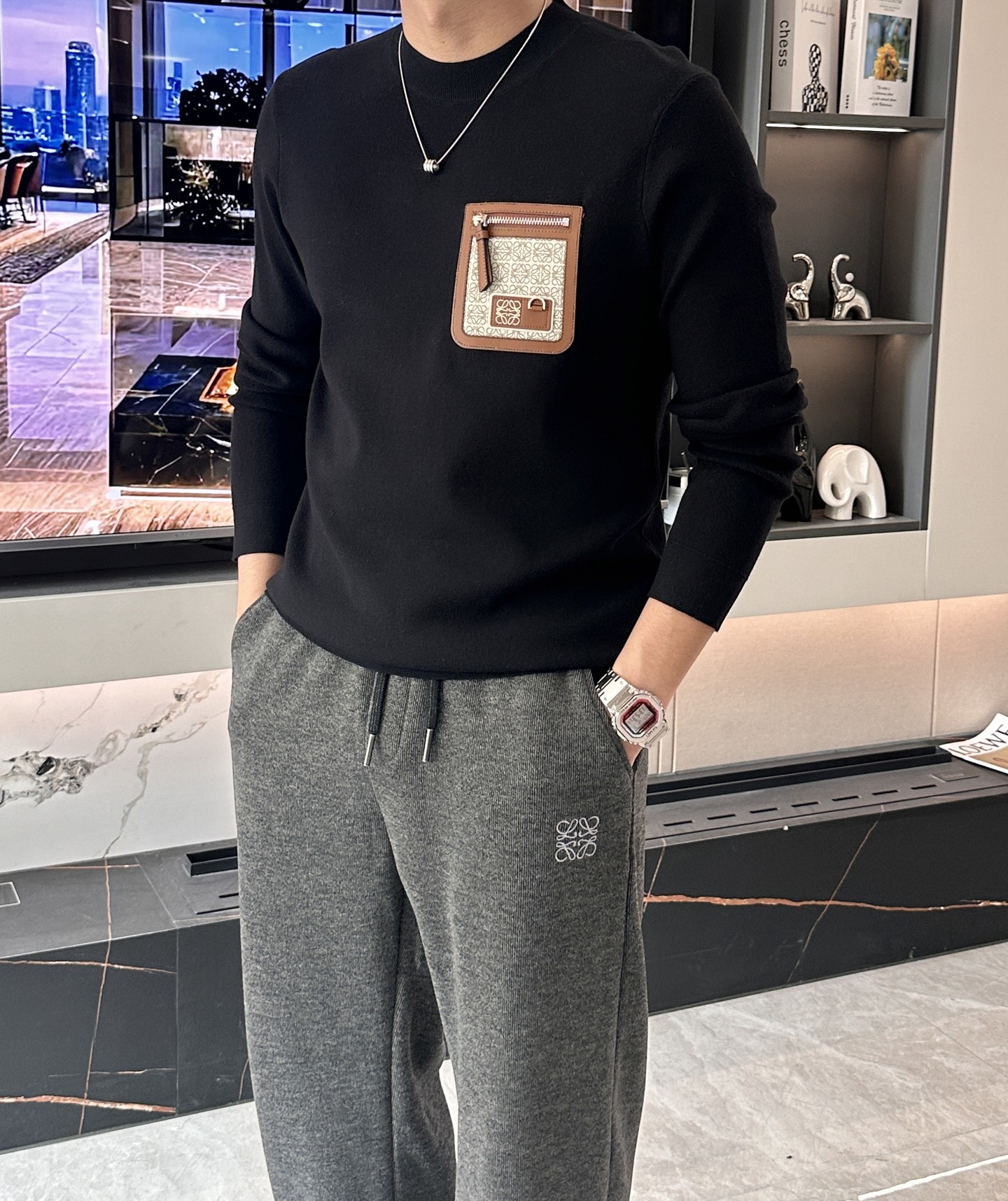 · Loewe 重磅推荐！2025aw秋冬新款 专柜同步 时尚经典基础款针织衫 秋冬必备款 采用针织衫加