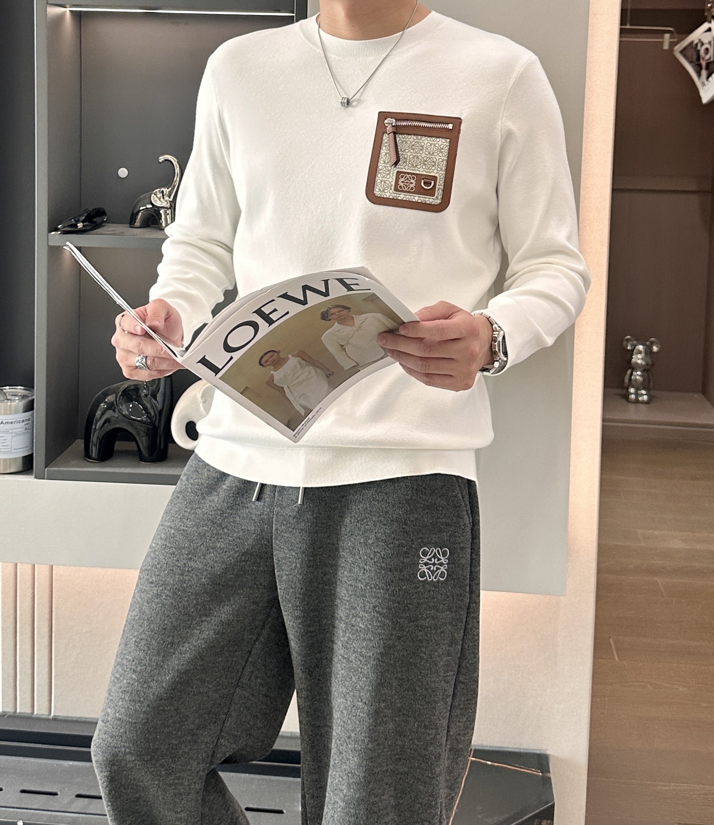 · Loewe 重磅推荐！2025aw秋冬新款 专柜同步 时尚经典基础款针织衫 秋冬必备款 采用针织衫加