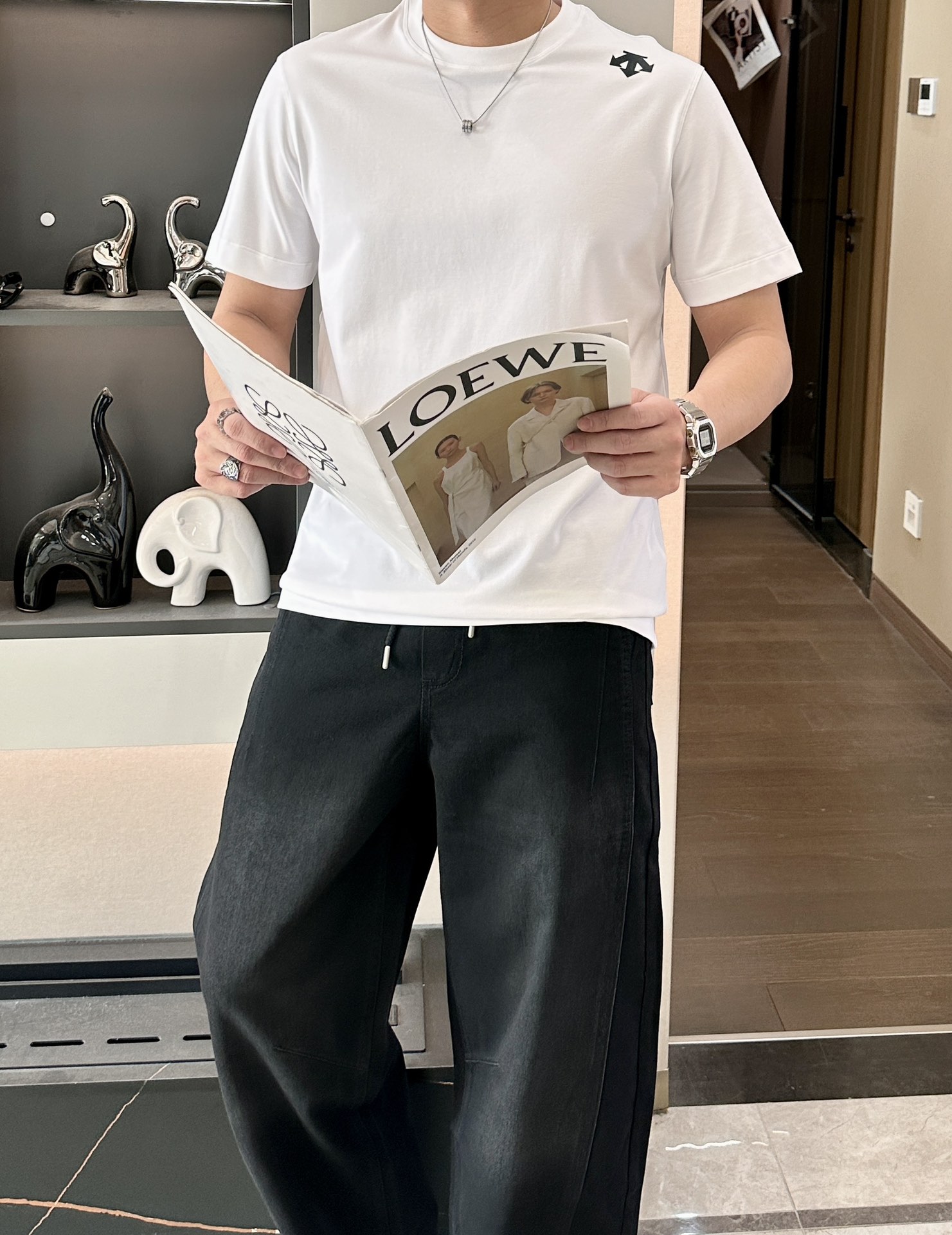 · 迪桑特 2026春夏新款首发专柜最新款短袖圆领T恤 高端订制 设计前卫时尚！品牌logo重工艺设计 