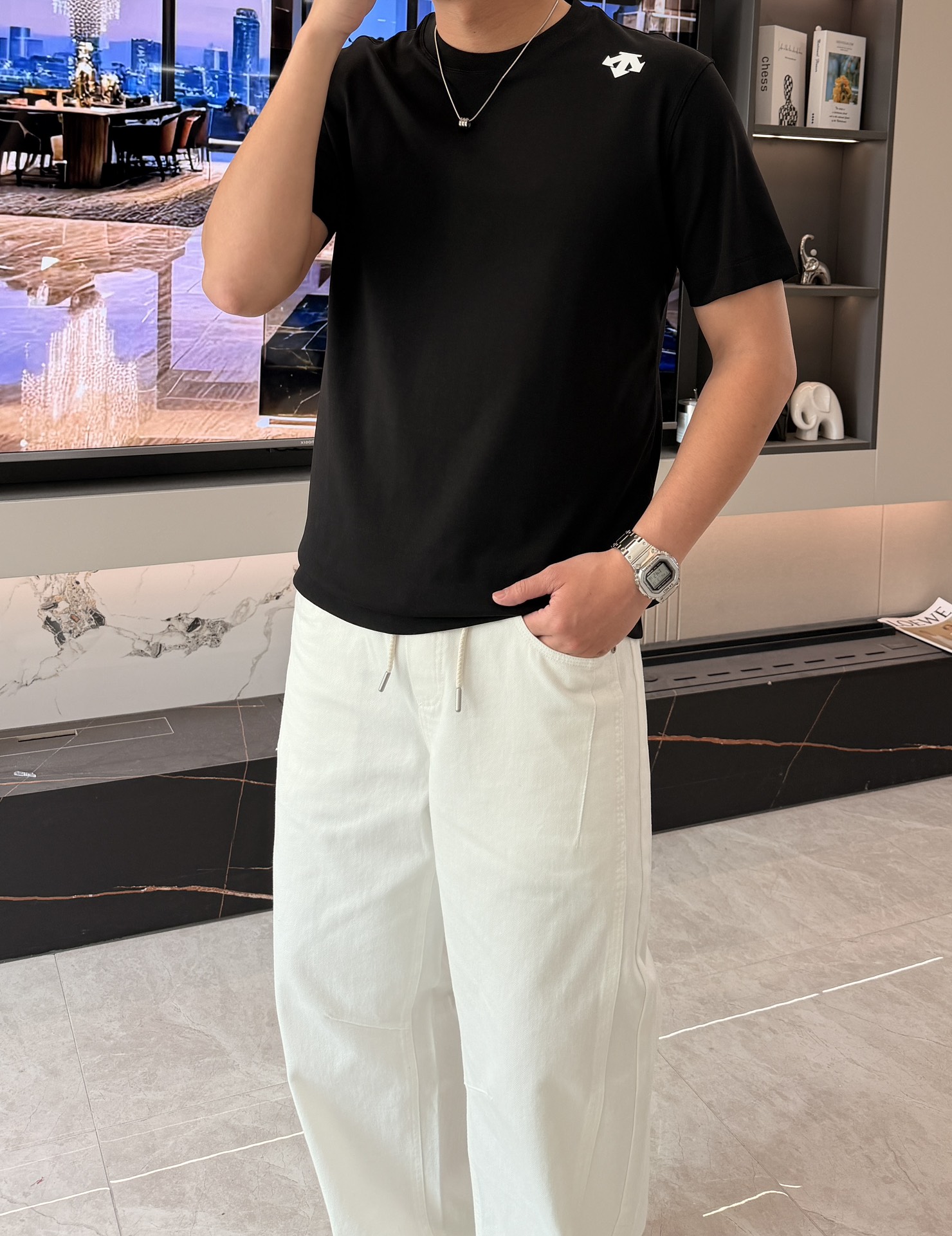 · 迪桑特 2026春夏新款首发专柜最新款短袖圆领T恤 高端订制 设计前卫时尚！品牌logo重工艺设计 