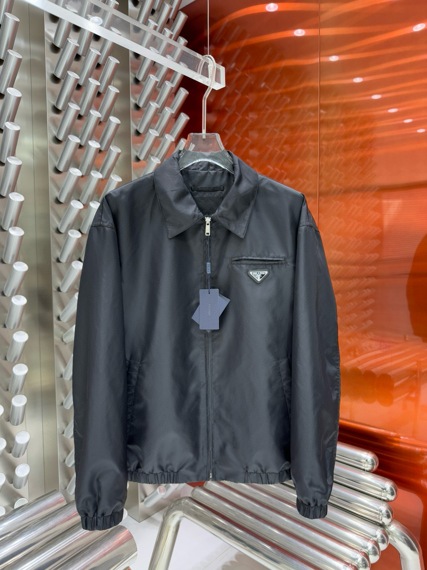NO:954501,PRADA** 2026 new autumn jacket, original 1:1 customized hardware accessories, all imported original customization, welcome to compare at the counter, super soft, super heavy fabric workmanship, perfect fit, pay attention to the fabric, super comfortable, exclusive model, non-market goods, same size for men and women, M ~ XXXL 035,, prada,jackets & coats,jackets & coats,19860909PRADA** 2026秋装新款夹克外套 原版1:1订制五金配件全进口原版定制 欢迎专柜对比 超柔软 超级重面料做工杠杠的版型完美 注意面料超舒服 独家款 非市场货 男女同款尺码M ～XXXL 035,,prada,jackets & coats,jackets & coats,,Men's clothing