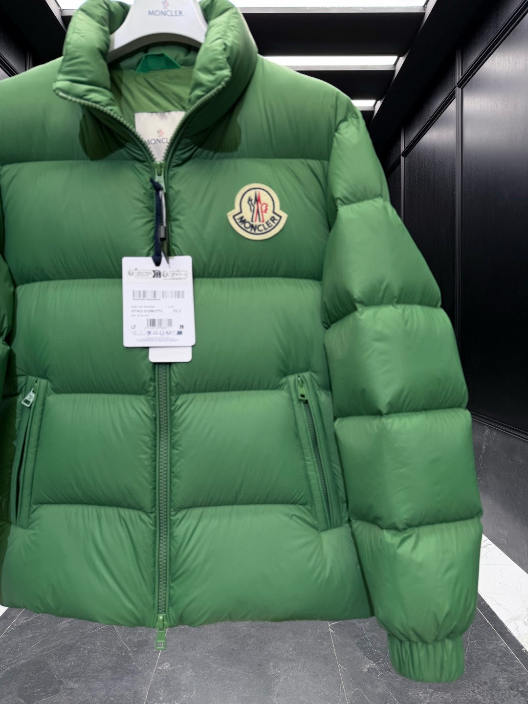 Moncle** 2025秋冬短款男士羽绒服夹克外套.放眼望去,市面版本一个能打的都没有.130w+一吨