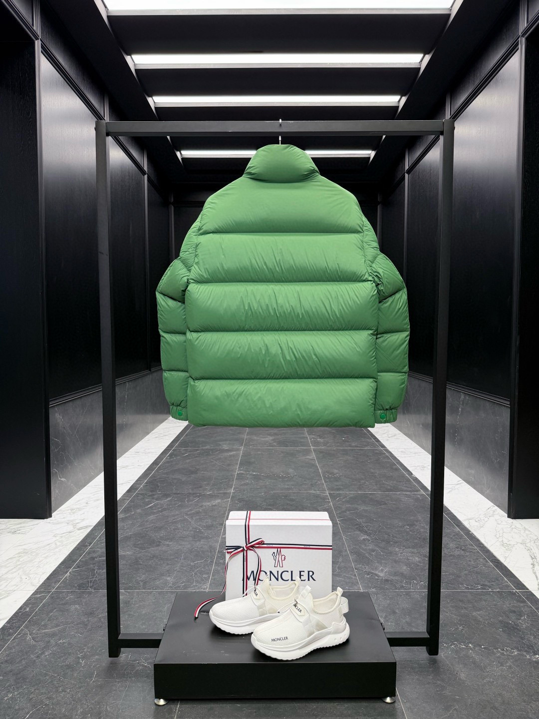 Moncle** 2025秋冬短款男士羽绒服夹克外套.放眼望去,市面版本一个能打的都没有.130w+一吨