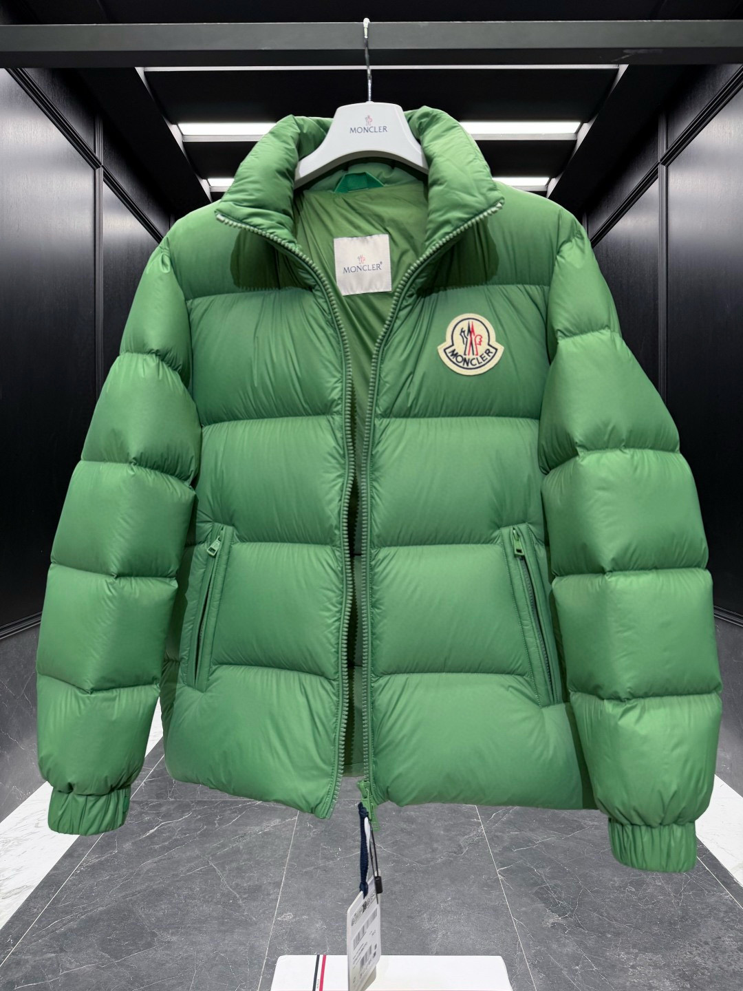 Moncle** 2025秋冬短款男士羽绒服夹克外套.放眼望去,市面版本一个能打的都没有.130w+一吨
