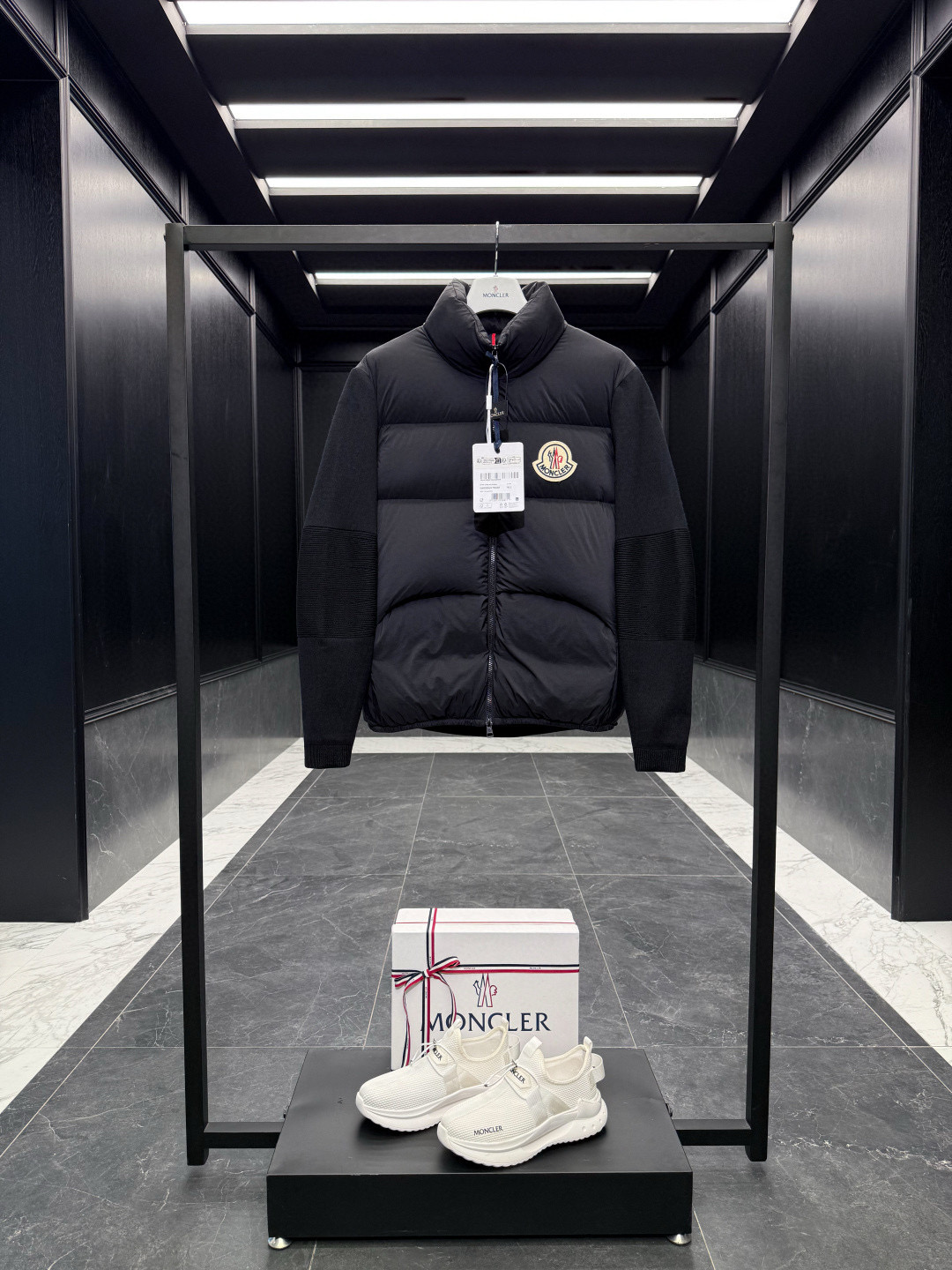 Moncler** 2025秋冬大标Logo刺绣厚款cardigan tricot拼接男士加厚加衬羊毛开