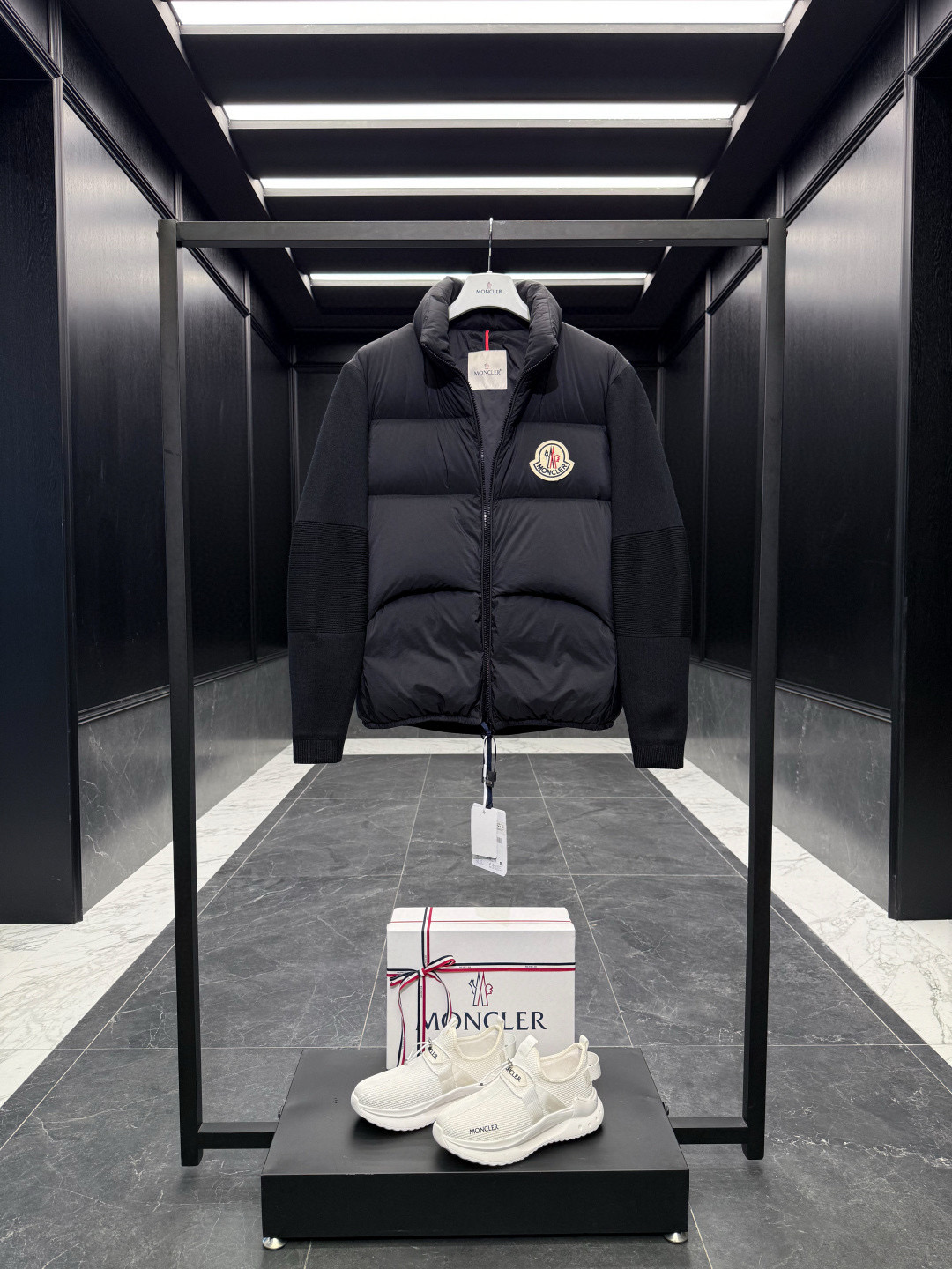 Moncler** 2025秋冬大标Logo刺绣厚款cardigan tricot拼接男士加厚加衬羊毛开
