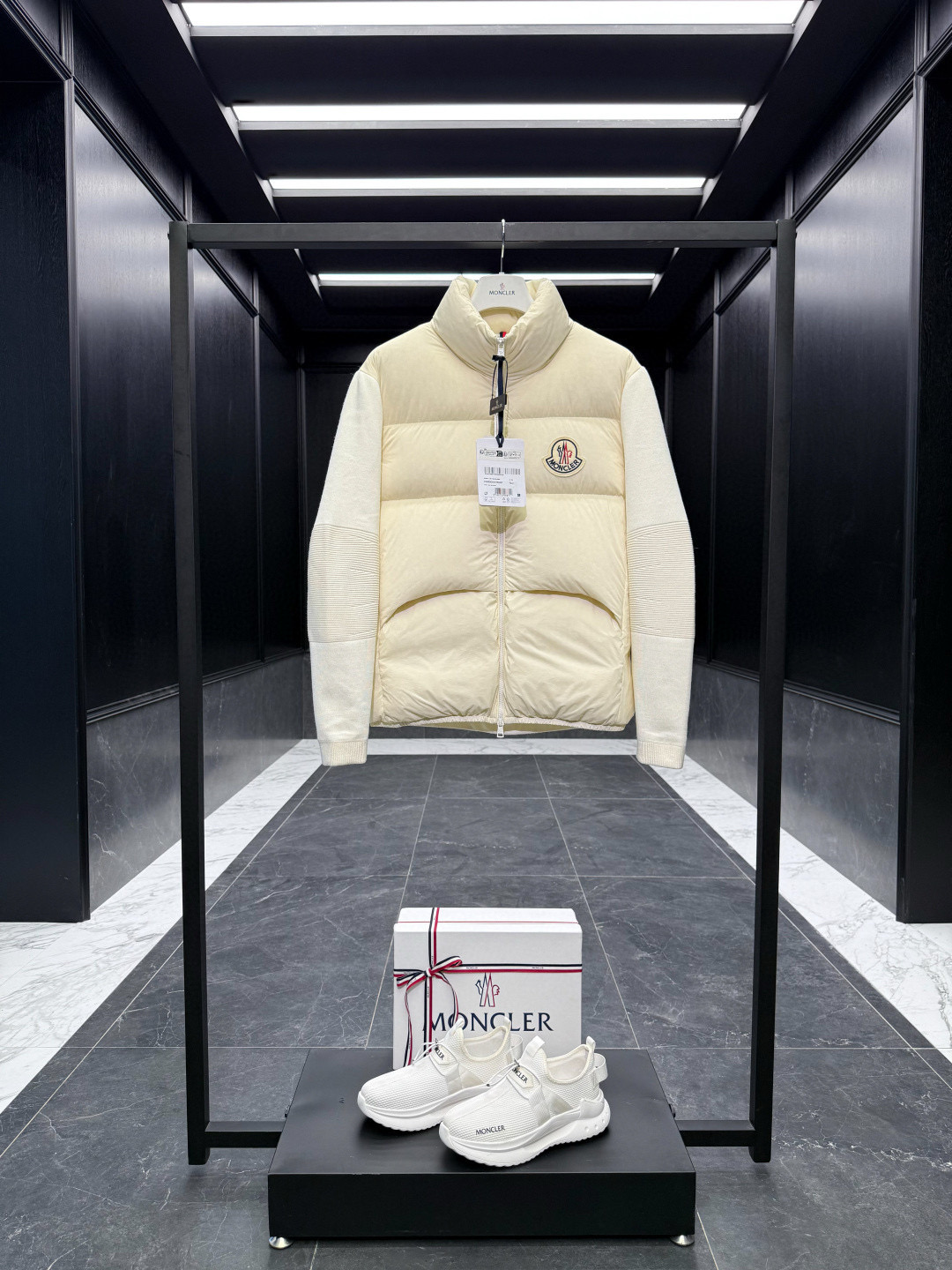 Moncler** 2025秋冬大标Logo刺绣厚款cardigan tricot拼接男士加厚加衬羊毛开