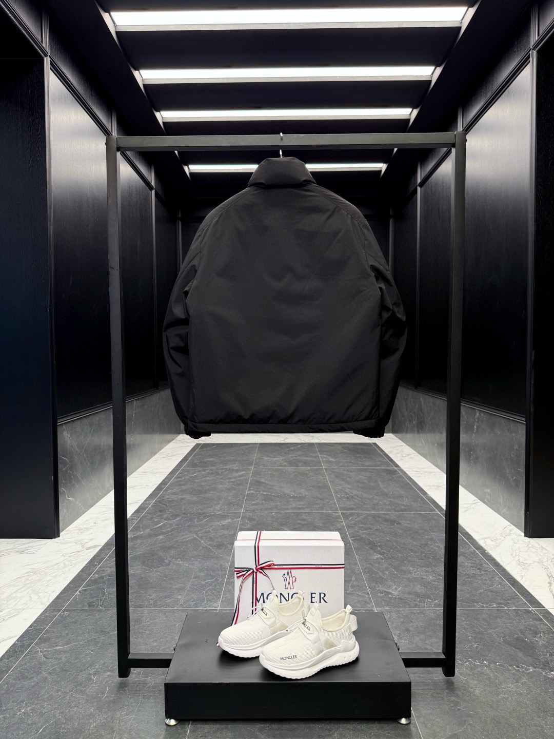 Moncler EPine** 2025秋冬短身立领夹克羽绒外套.特级鹅绒填充➕原厂替换面料.撞色设计真