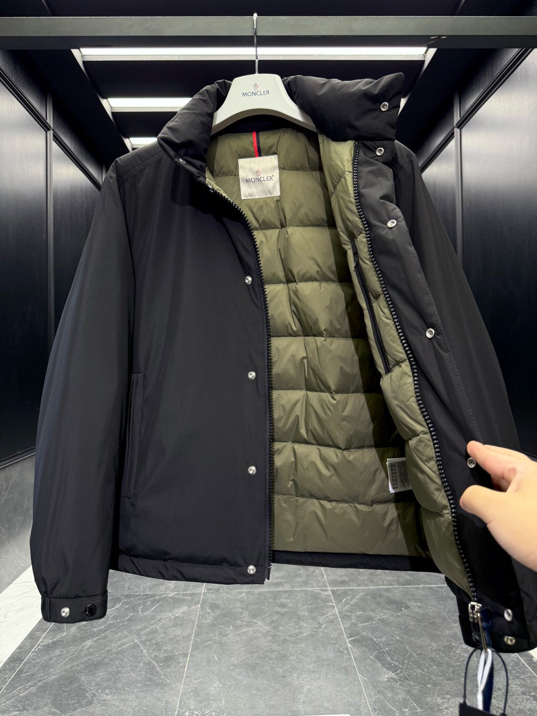Moncler EPine** 2025秋冬短身立领夹克羽绒外套.特级鹅绒填充➕原厂替换面料.撞色设计真