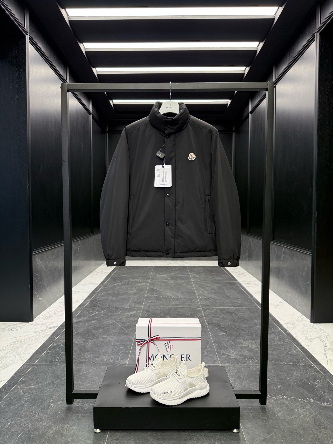 Moncler EPine** 2025秋冬短身立领夹克羽绒外套.特级鹅绒填充➕原厂替换面料.撞色设计真