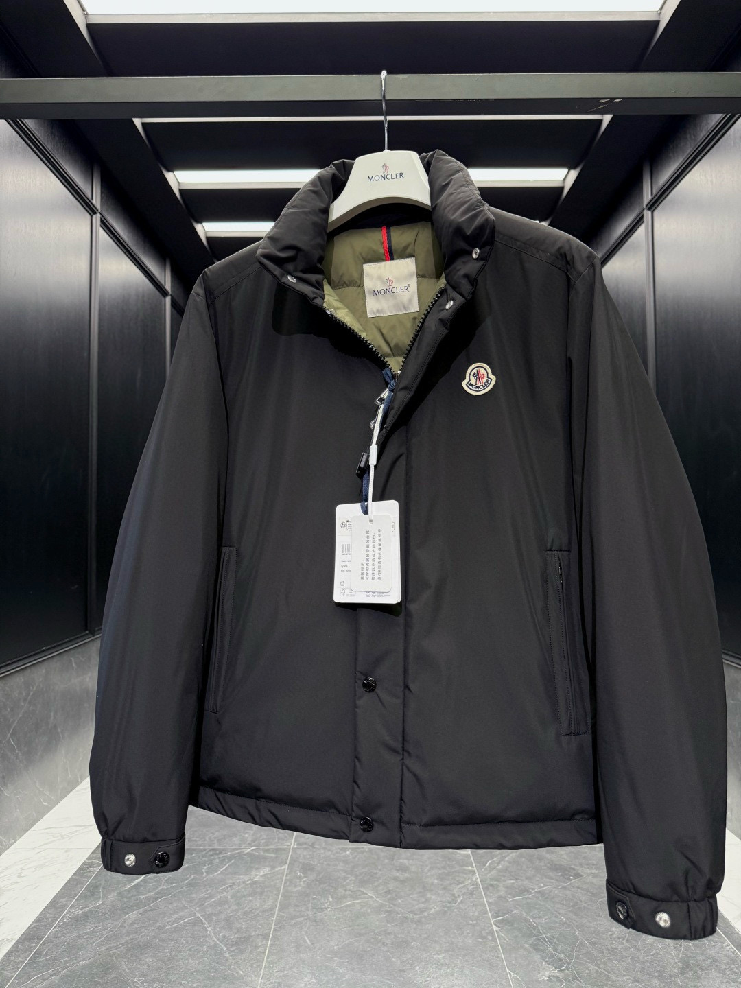 Moncler EPine** 2025秋冬短身立领夹克羽绒外套.特级鹅绒填充➕原厂替换面料.撞色设计真