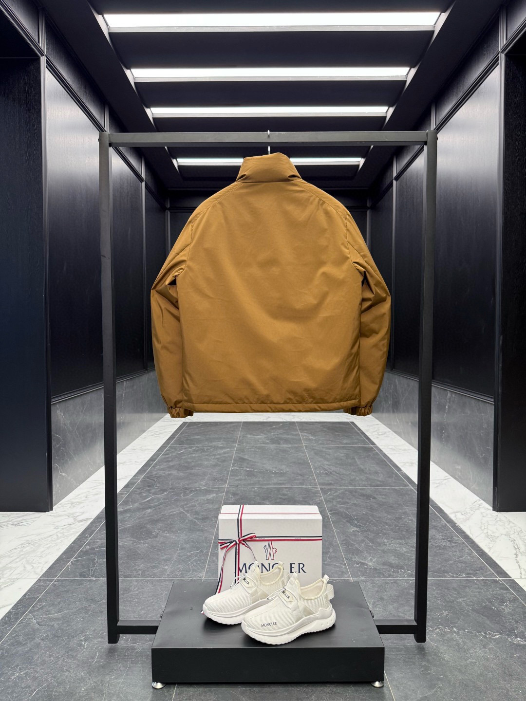 Moncler EPine** 2025秋冬短身立领夹克羽绒外套.特级鹅绒填充➕原厂替换面料.撞色设计真