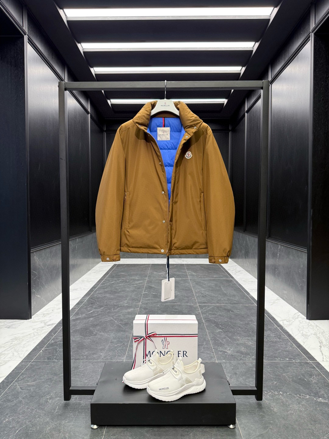 Moncler EPine** 2025秋冬短身立领夹克羽绒外套.特级鹅绒填充➕原厂替换面料.撞色设计真