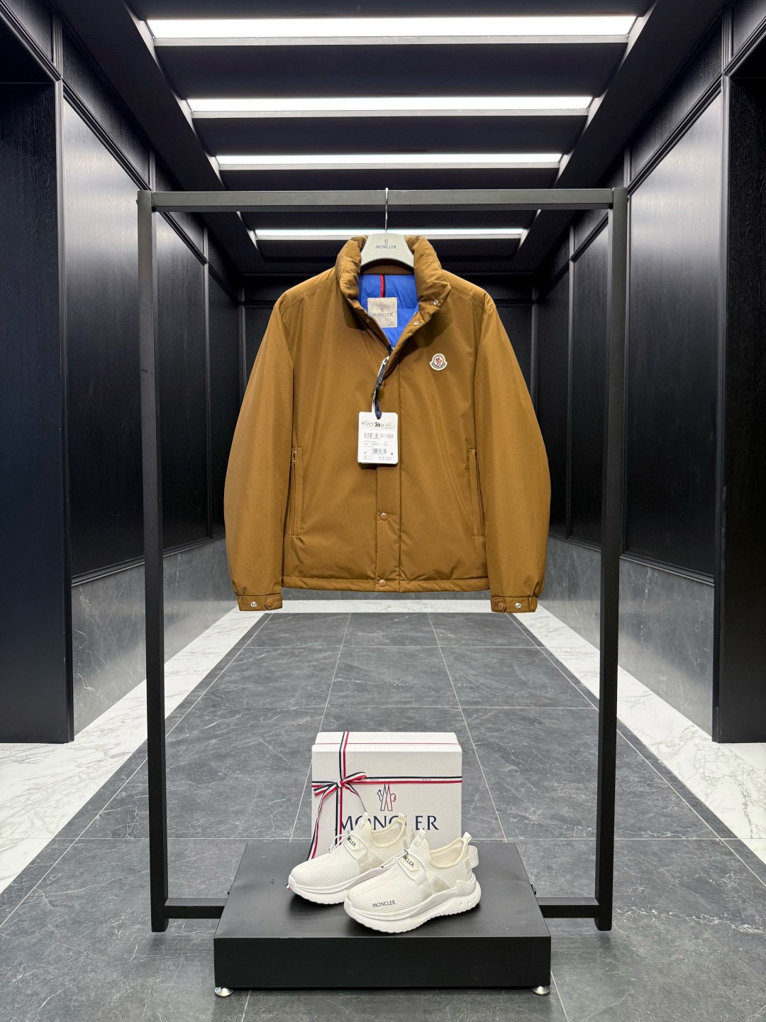 Moncler EPine** 2025秋冬短身立领夹克羽绒外套.特级鹅绒填充➕原厂替换面料.撞色设计真