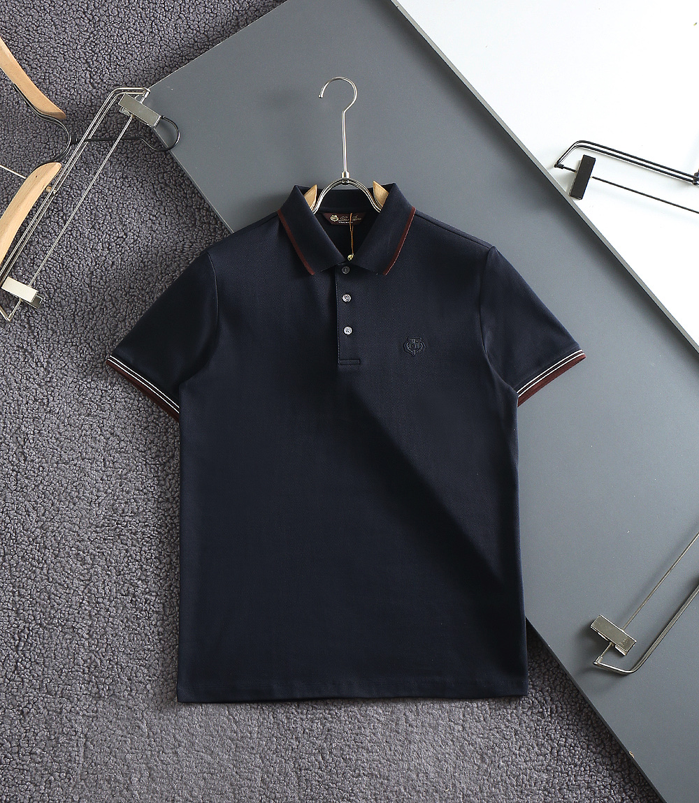NO:832488,Loro Piana# new men's POLO shirt is on the market!  High-quality concave and convex silicone design, jacquard mesh fabric, soft and comfortable texture, excellent breathability, long-term washing without deformation, versatile and casual style!  Color dark blue white green size M-XXXL, loro piana,19860909Loro Piana# 新款男士POLO衫上市！高品质凹凸硅胶设计# 提花网眼面料 质感柔软舒适 透气性超好 久洗不变形 款式百搭随性！ 颜色深蓝 白色 绿色 尺码M-XXXL,,loro piana,,Men's clothing