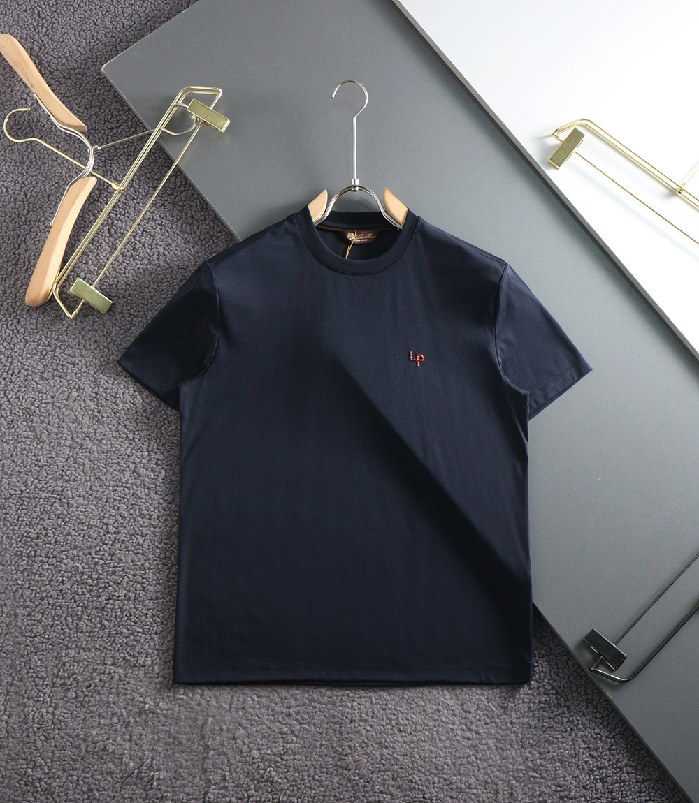 NO:832535,Loro Piana # mercerized cotton custom-woven fabric, double-strand embroidery # counter synchronization # The upper body has a loose and casual silhouette. The texture is comfortable and breathable. It does not deform after long-term washing. It is fashionable and versatile!  Color dark blue white brown Size M-3xl, loro piana,19860909Loro Piana # 丝光棉定织面料 双股线绣花 # 专柜同步# 上身宽松休闲廓形 质感舒适 透气性超好 久洗不变形 款式新颖 百搭随性！ 颜色深蓝 白色 棕色 码数M-3xl,,loro piana,,Men's clothing