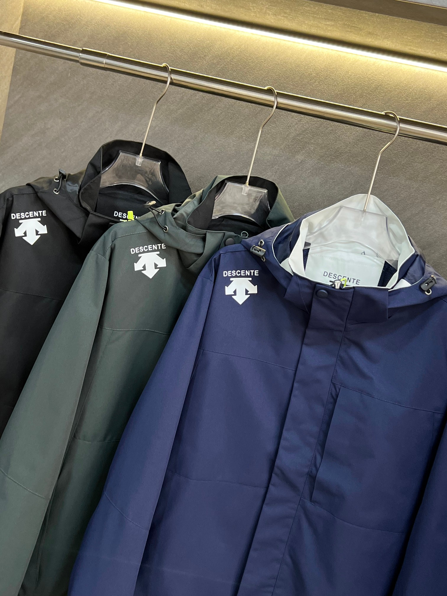 2022 Exclusive Custom Edition Men’s Suit with Gore-Tex Airproof Fabric - 图片 2