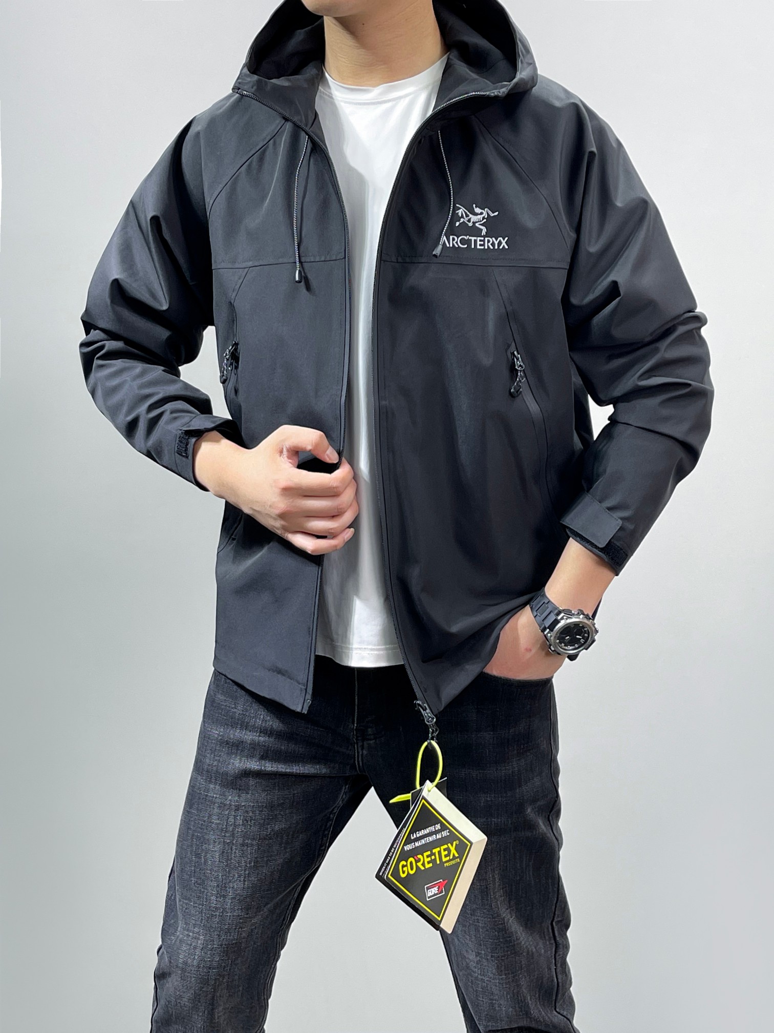 Arc’teryx Original Bird Waterproof Soft-Shell Assault Suit: Features, Design, and Sizing - 图片 4