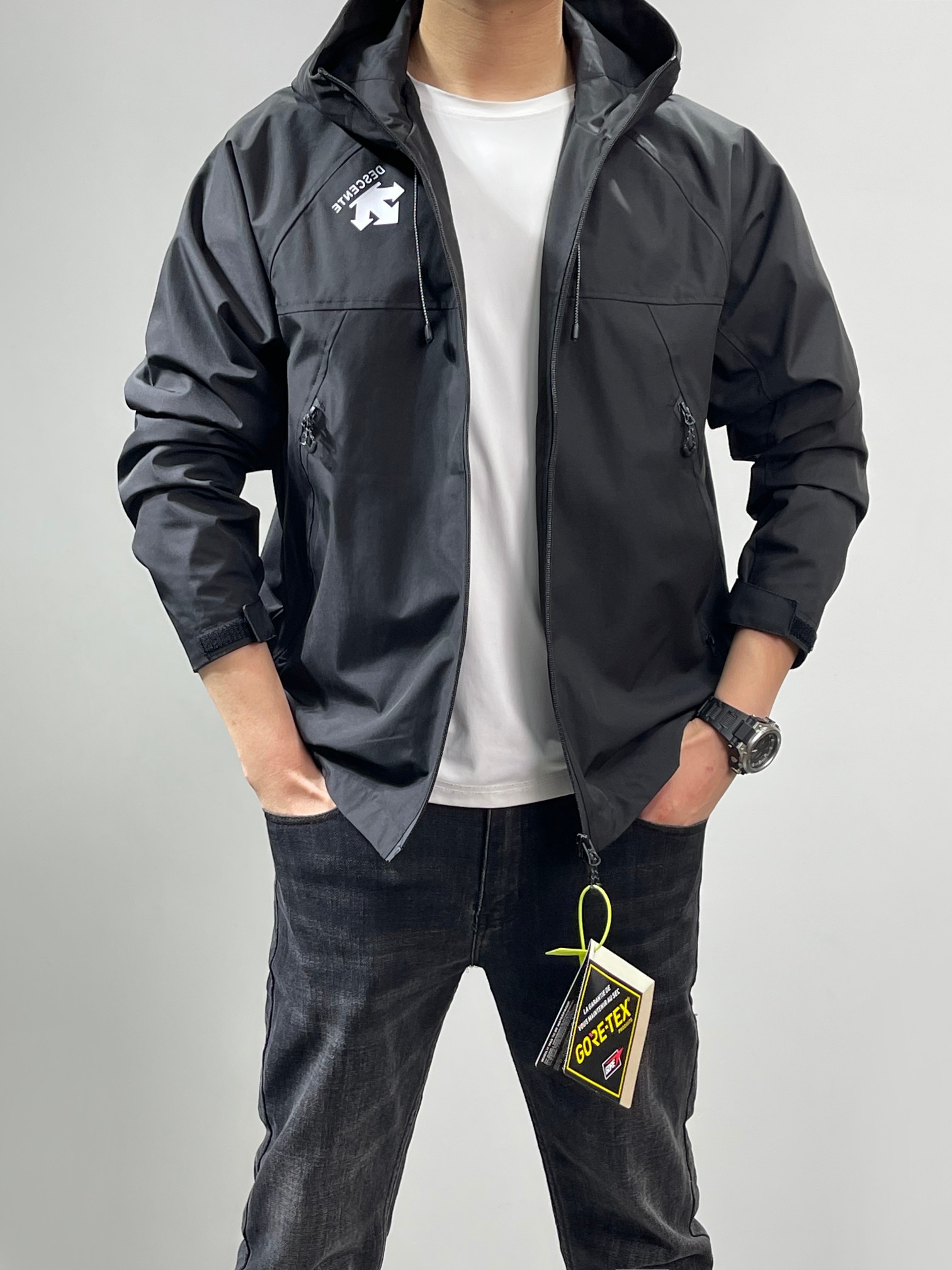 2022 Exclusive Custom Edition Men’s Gore-Tex Suit with Waterproofing Technology - 图片 1