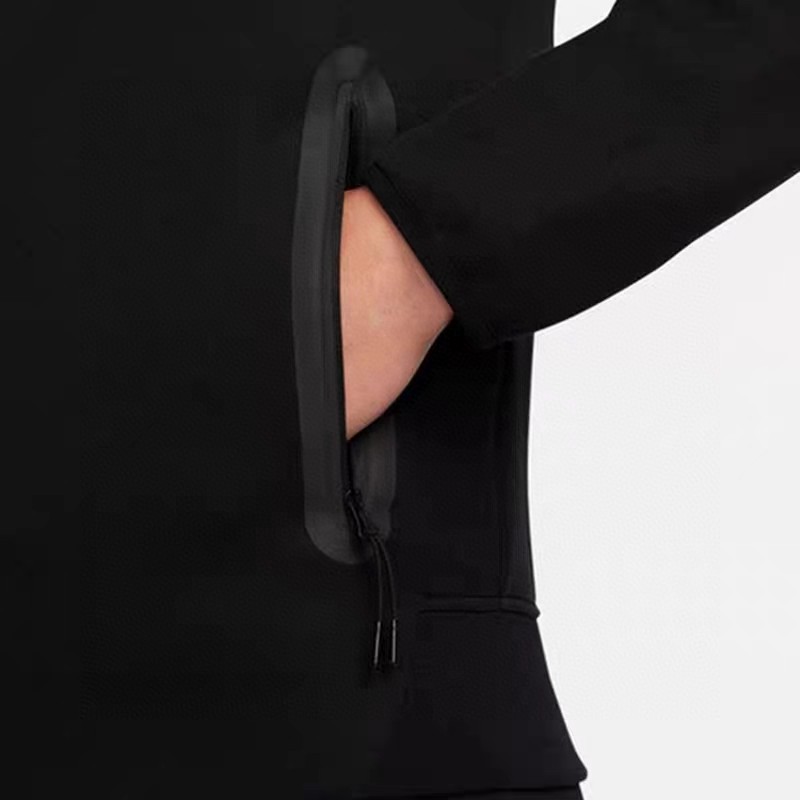 代工厂出品*💰105🧿可配裤子价格咨询客服
2023耐克新款NIKE xTech Fleece 品牌Logo拉链外套 双拉链口袋 胸前配经典小标外套

货号；FB7922

穿上 Tech Fleece 男子全长拉链开襟连帽衫，畅享顺滑舒适的出众体验。

衣身采用休闲剪裁，塑就运动风范，采用健康布面料制成，内外皆具顺滑质感，穿着舒适且不增加滞重感。下摆采用弹性罗纹设计，有助在运动时稳固衣身

休闲的设计，打造出运动风范，便于外搭，无论休闲还是运动都很好驾驭！

国际厂申州原厂面料三标齐全 专柜1:1 代工厂出品 绝对重工好货

颜色：黑 灰

尺码：M L XL XXL

 尺码参考：
          M L XL XXL 
胸围 54 56 58 60
衣长 68 70 72 74 
下摆 48 50 52 54