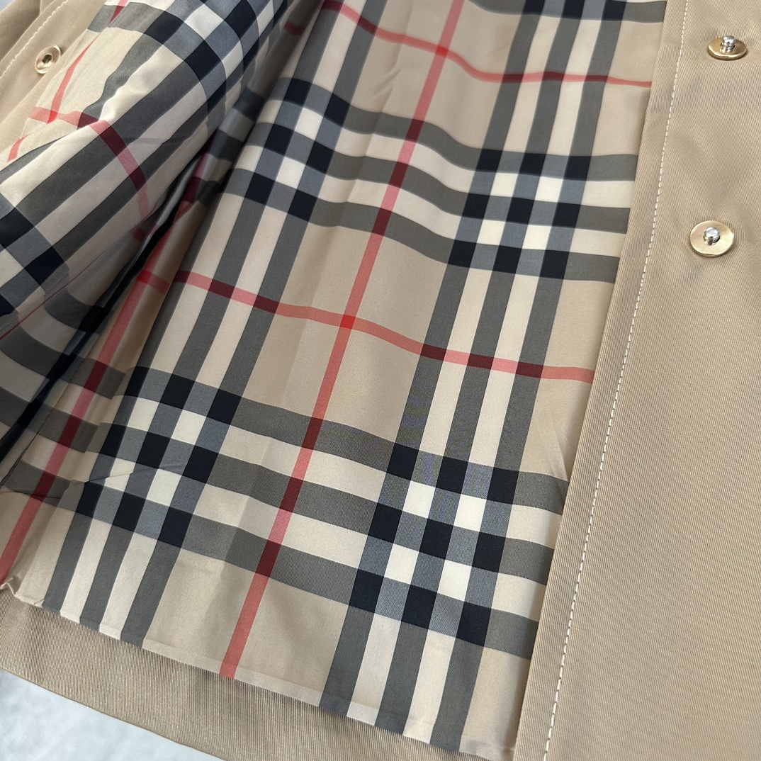 博柏利 Burberry 高级成衣风衣外套及大衣服饰 #02151AE6 8