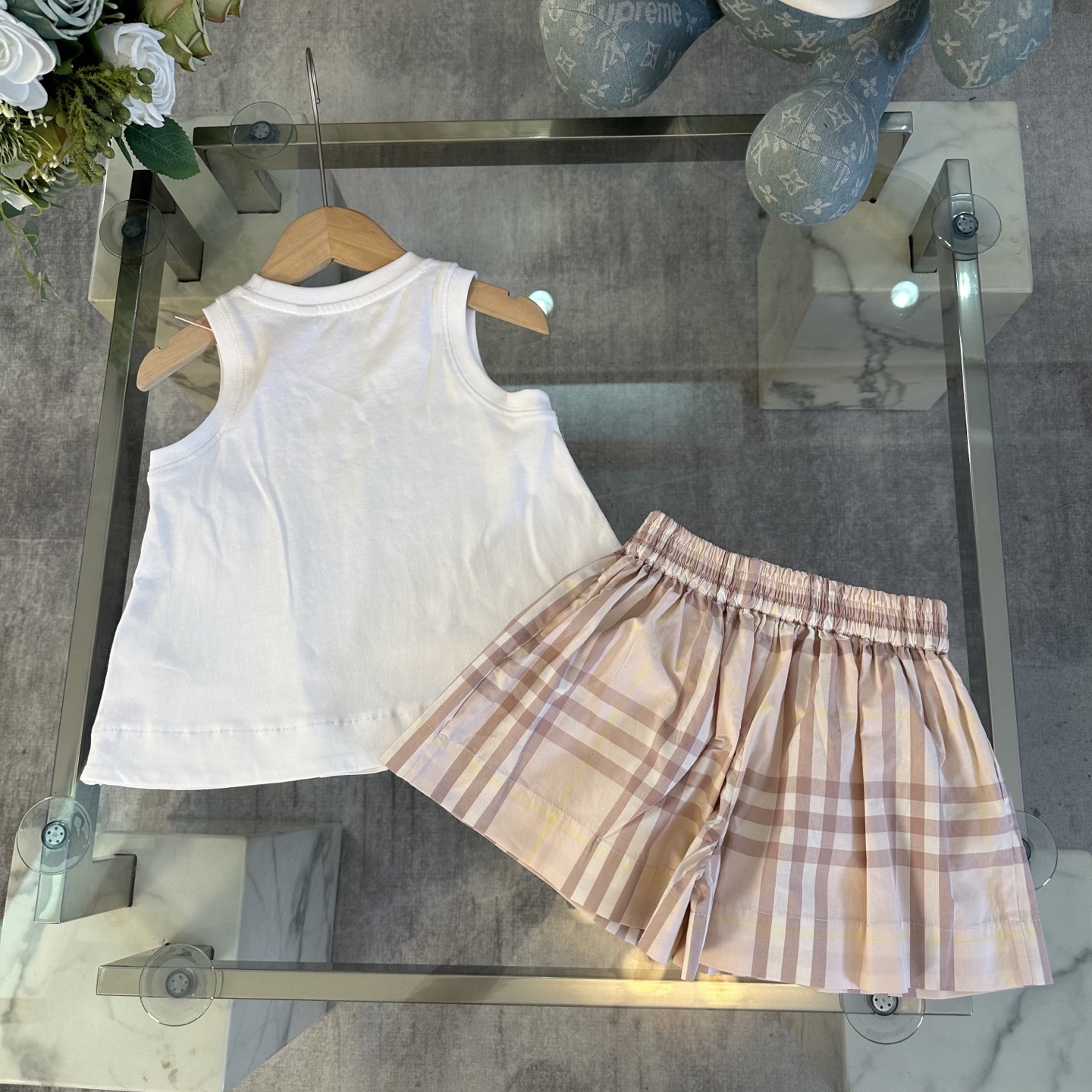 Burberry 巴宝莉,童装,女童套装,背心拼接条纹,阔腿裙裤,夏天冰凉清透,上身舒适又好看,码数 9